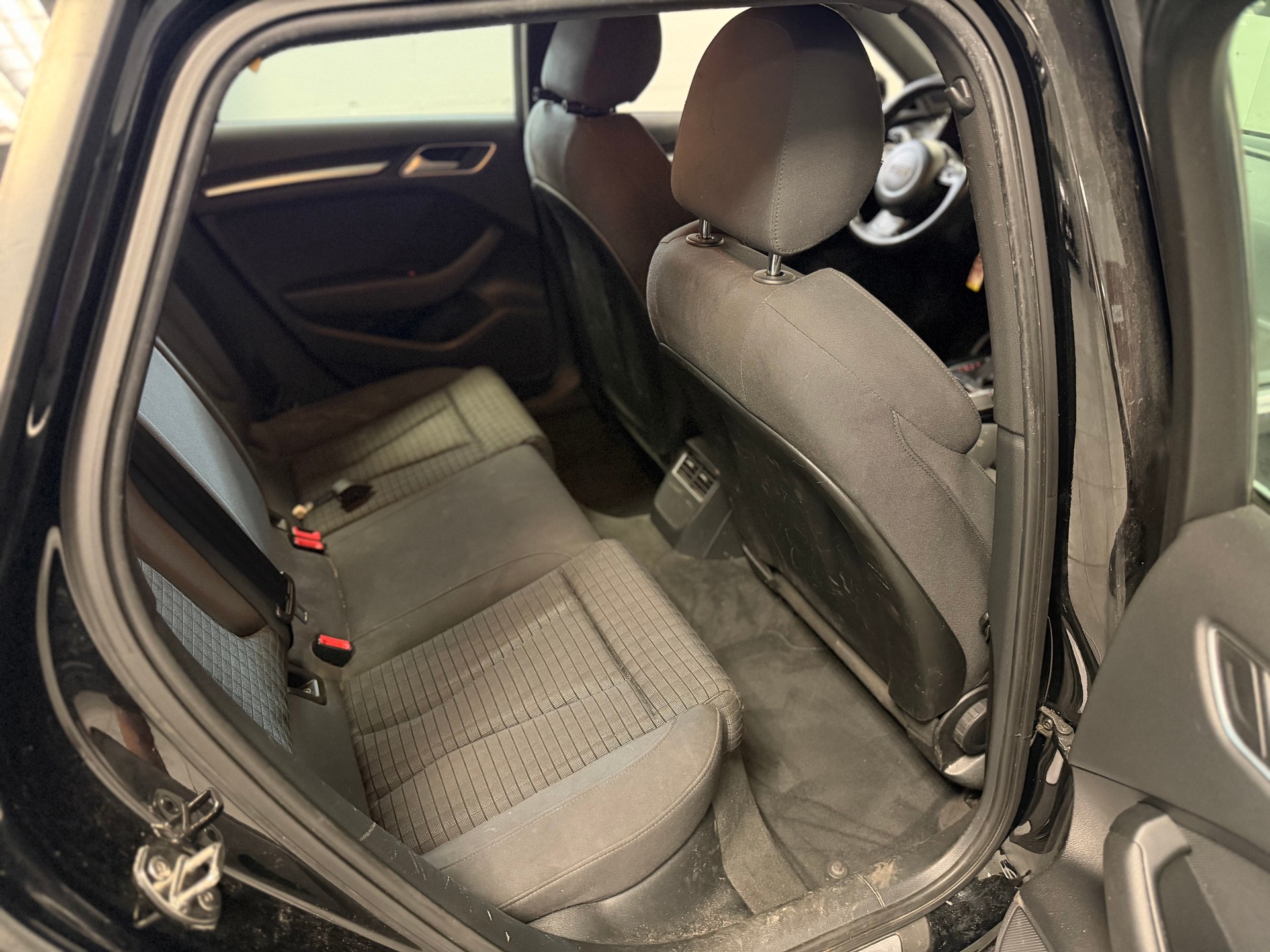 AUDI A3 Sportback 1.4 TFSI Ambition S-tronic-image-4