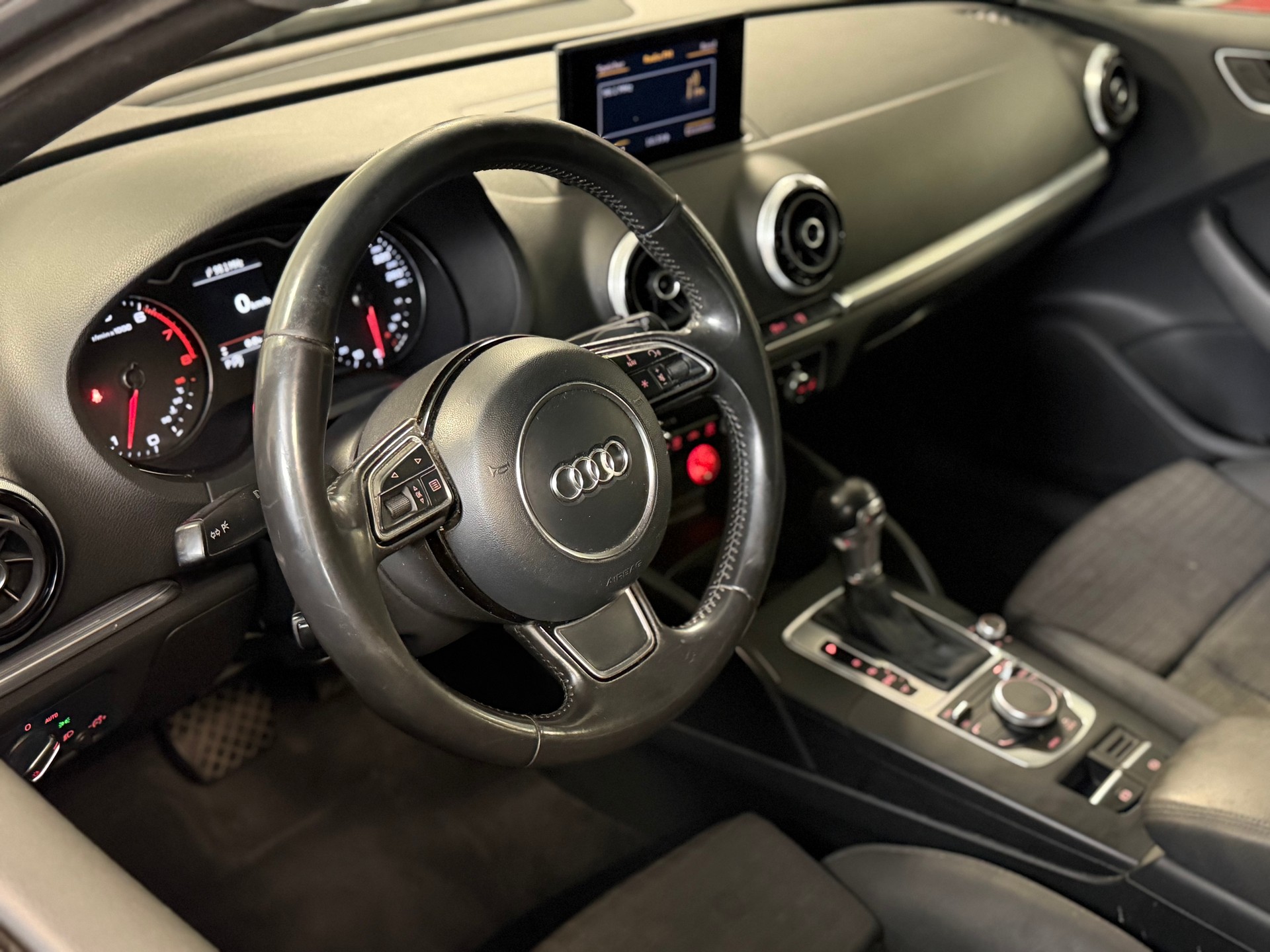 AUDI A3 Sportback 1.4 TFSI Ambition S-tronic-image-7