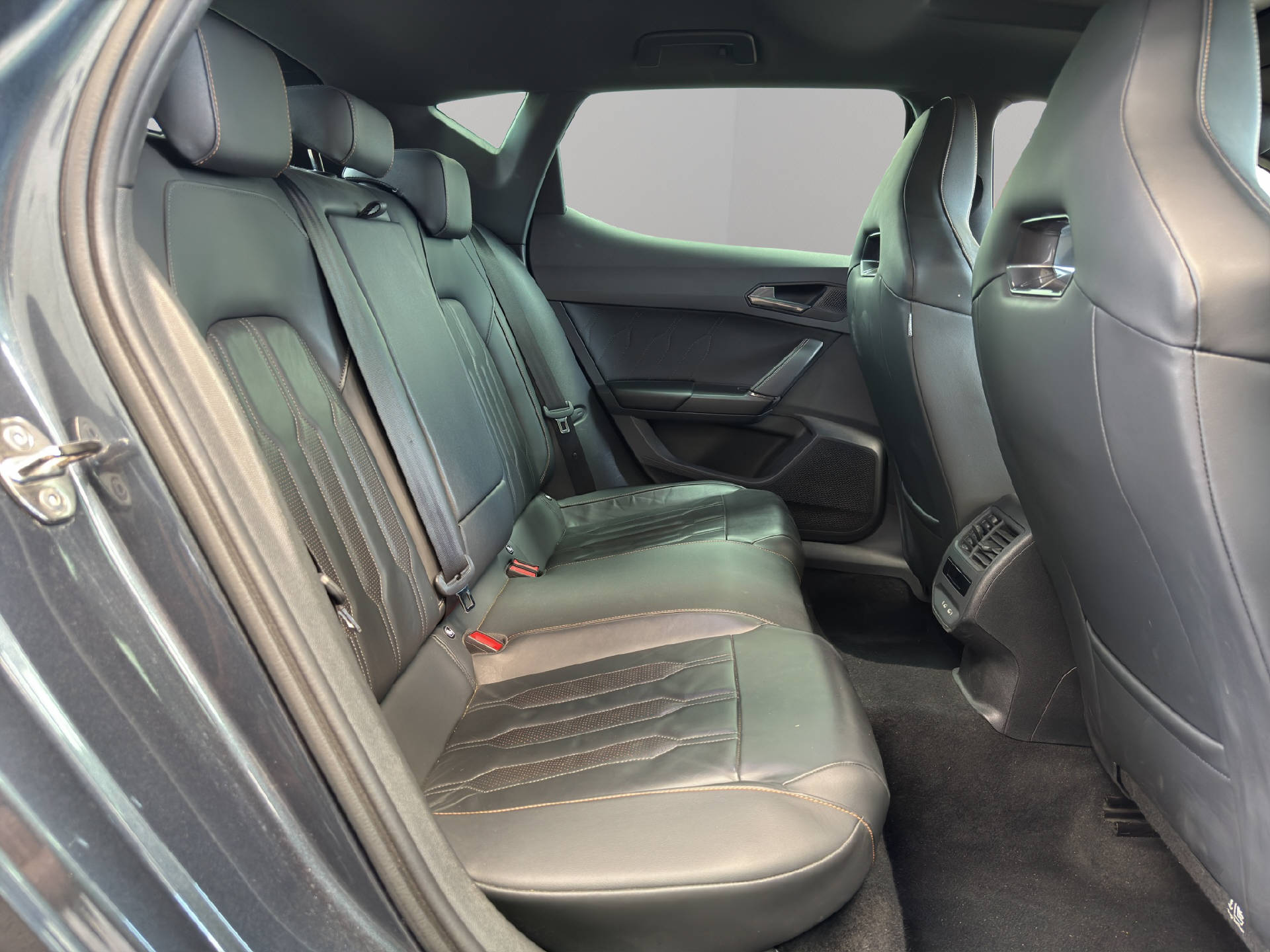 CUPRA Leon 1.5 eTSI DSG-image-5