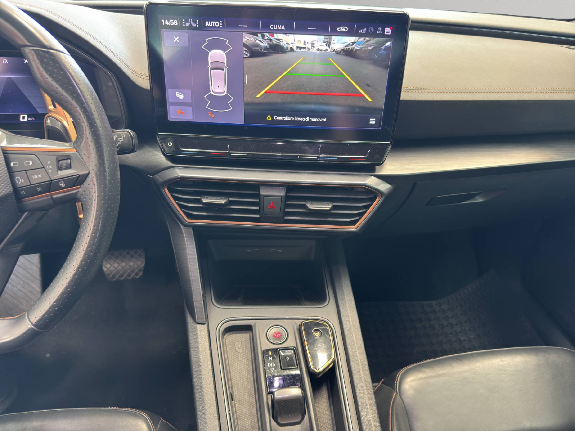 CUPRA Leon 1.5 eTSI DSG-image-10