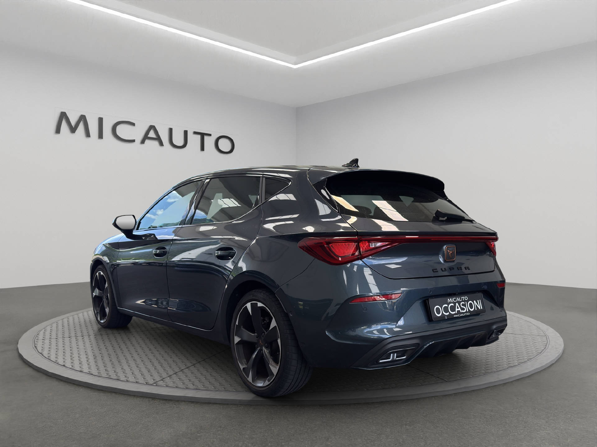 CUPRA Leon 1.5 eTSI DSG-image-2
