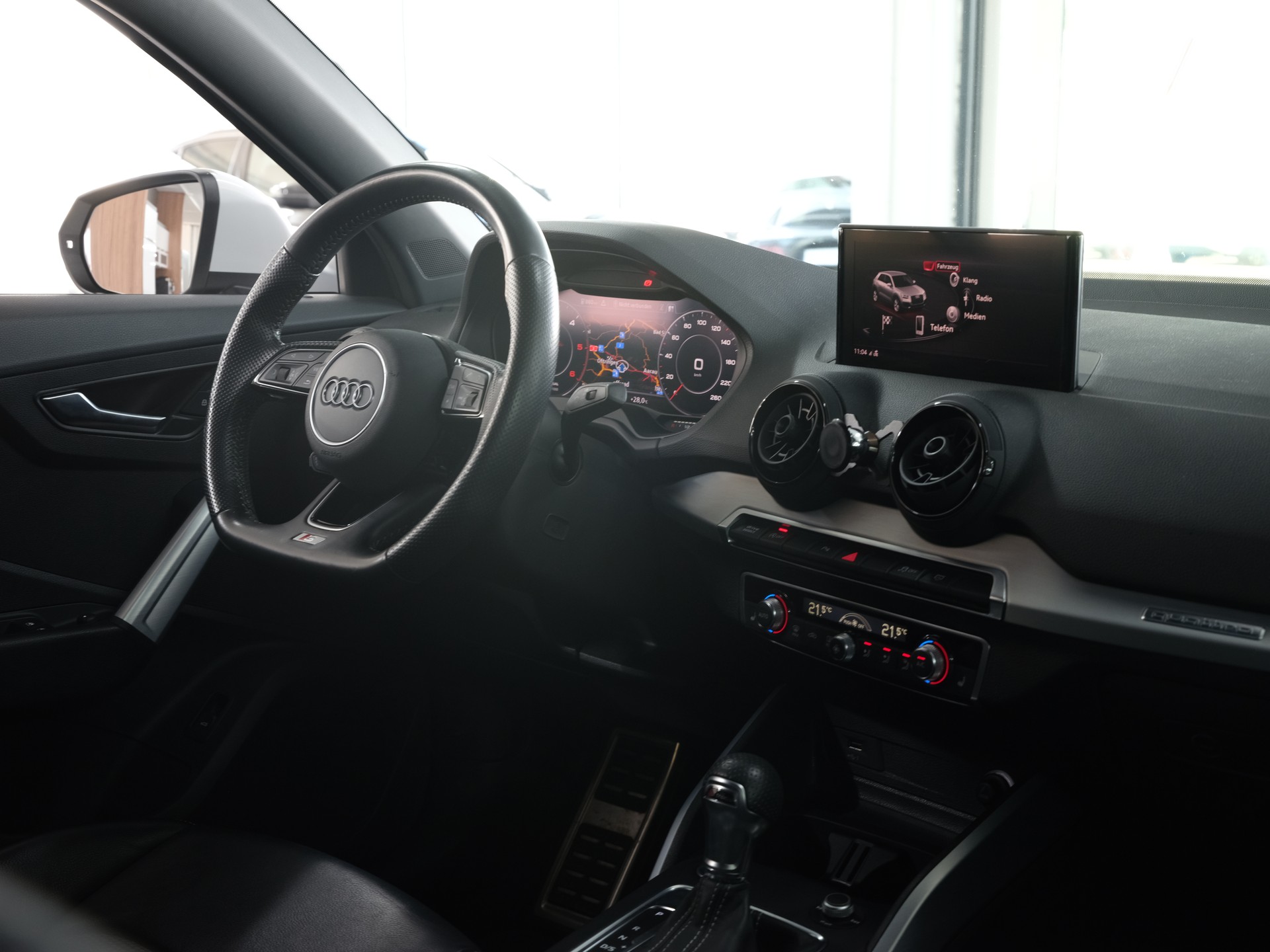 AUDI Q2 2.0 TDI sport S-tronic *S-Line* *Rückfahrkamera* *Leder Paket*-image-16