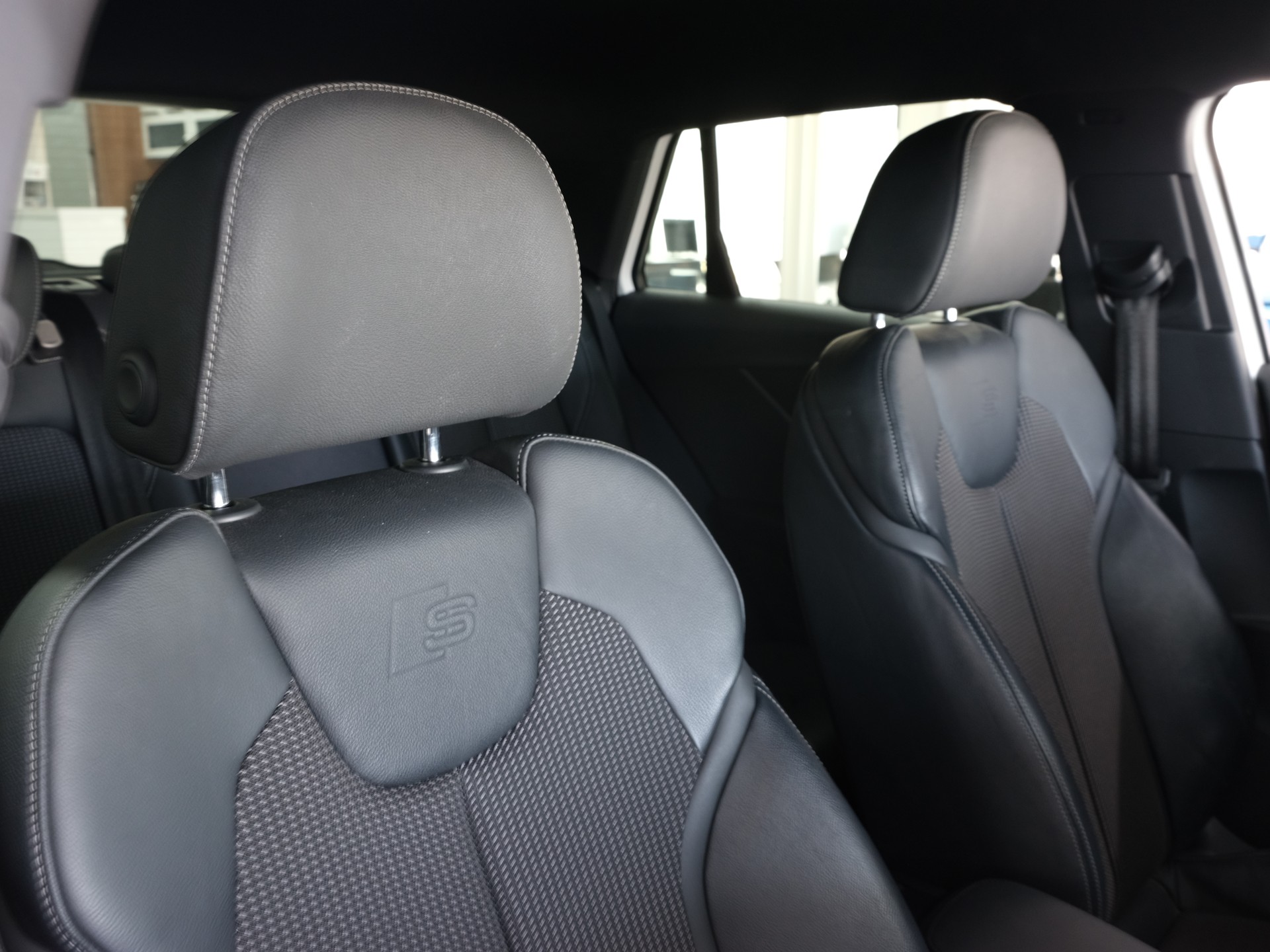 AUDI Q2 2.0 TDI sport S-tronic *S-Line* *Rückfahrkamera* *Leder Paket*-image-18