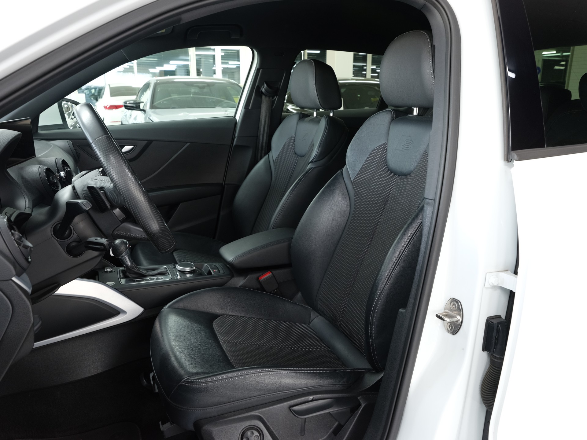 AUDI Q2 2.0 TDI sport S-tronic *S-Line* *Rückfahrkamera* *Leder Paket*-image-12
