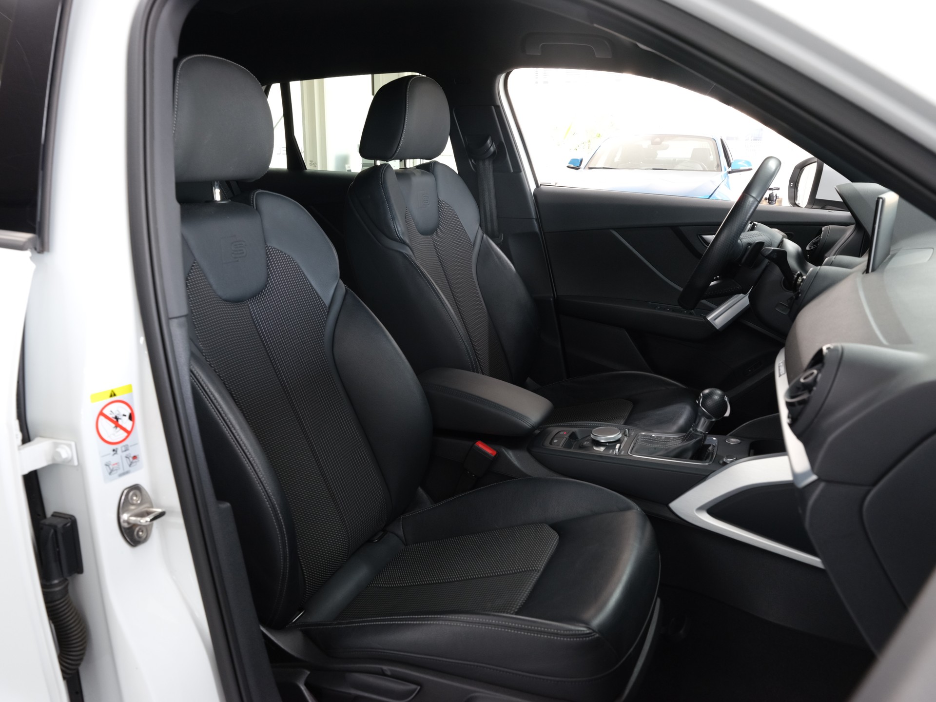 AUDI Q2 2.0 TDI sport S-tronic *S-Line* *Rückfahrkamera* *Leder Paket*-image-17