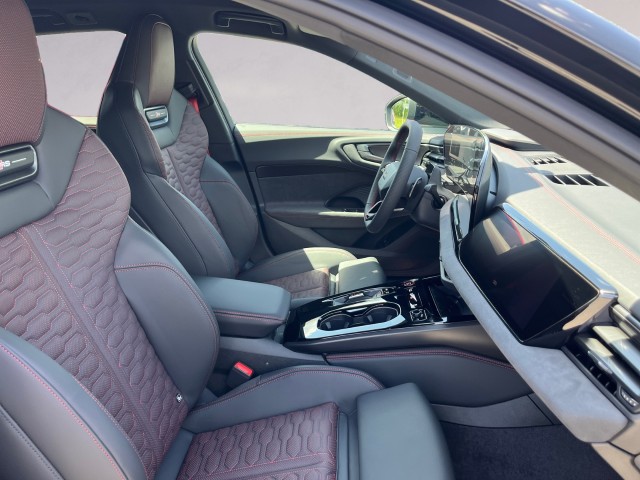 AUDI RS 5 Avant TFSI 470 kW Tiptronic quattro-image-16