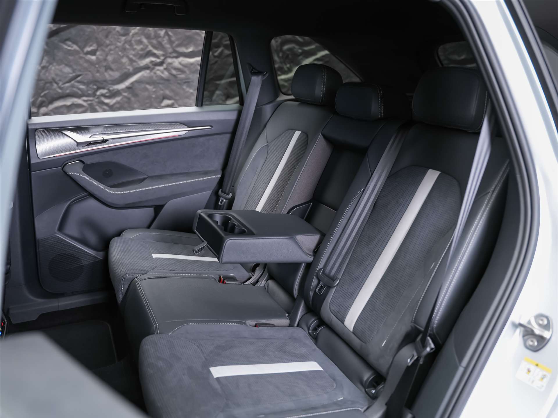 SKODA Kodiaq 2.0 TDI Sportline 4x4 *Werksgarantie*Abstandsregler*Matrix LED Scheinwerfer*-image-12