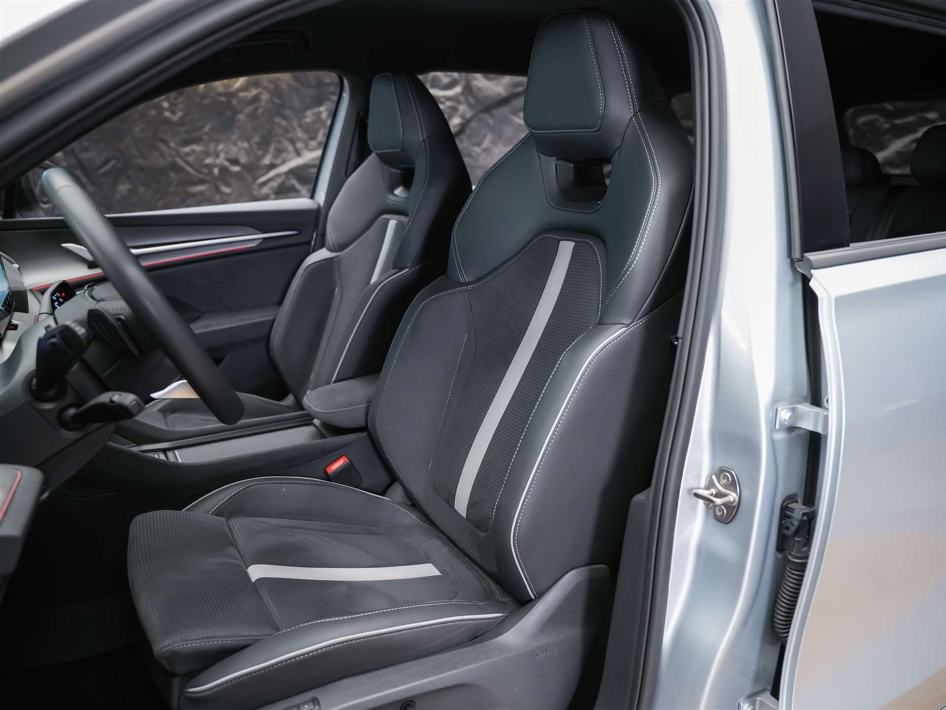 SKODA Kodiaq 2.0 TDI Sportline 4x4 *Werksgarantie*Abstandsregler*Matrix LED Scheinwerfer*-image-8