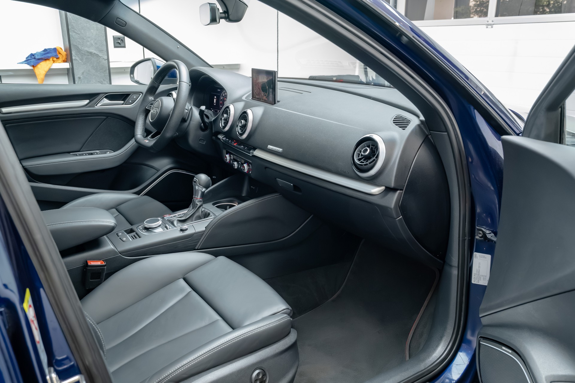 AUDI S3 Sportback 2.0 TFSI quattro S-tronic-image-8