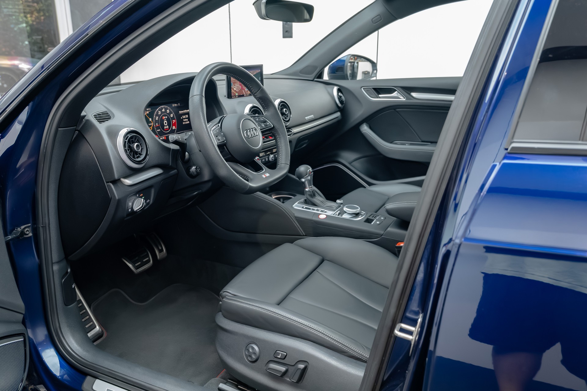 AUDI S3 Sportback 2.0 TFSI quattro S-tronic-image-13