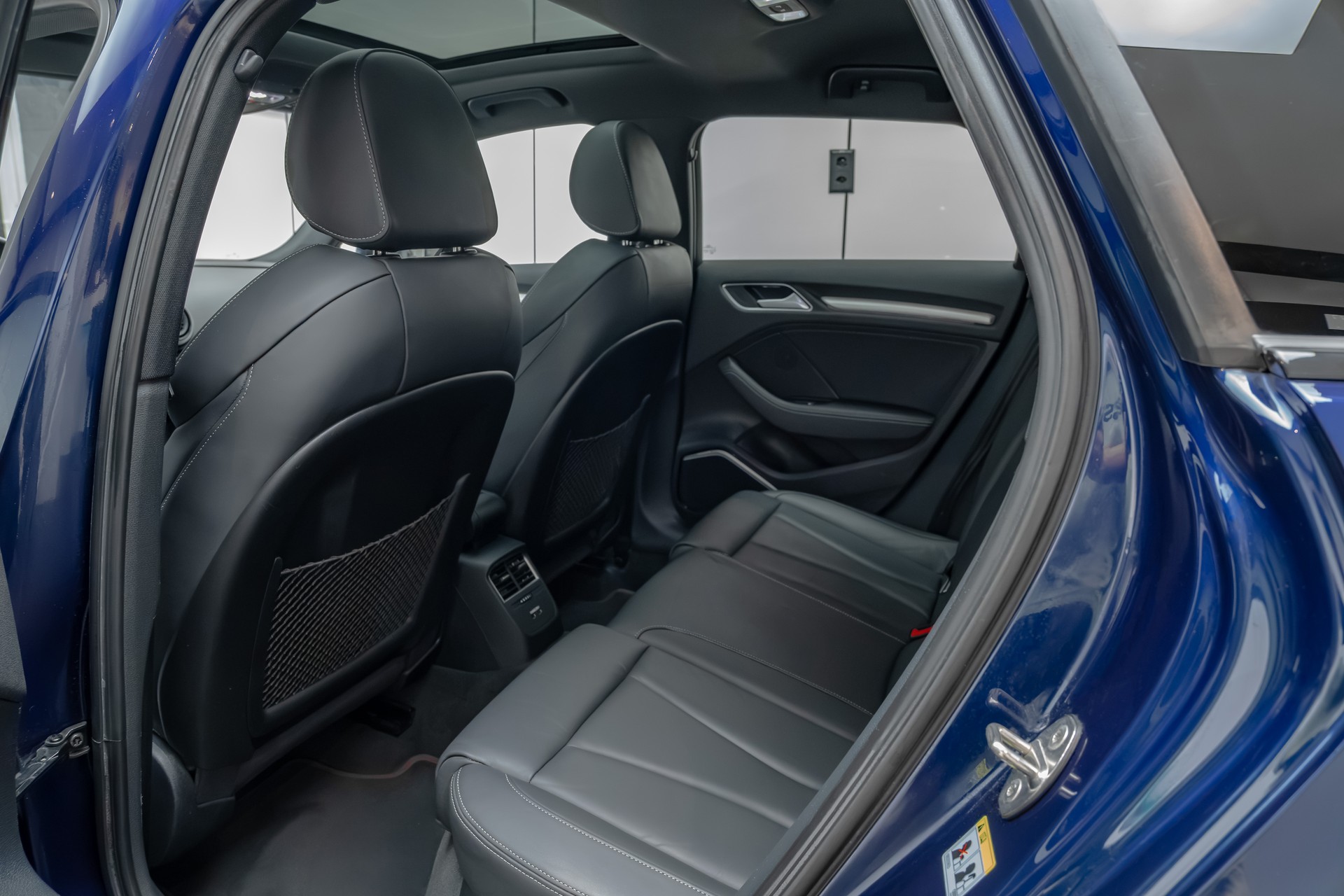 AUDI S3 Sportback 2.0 TFSI quattro S-tronic-image-15