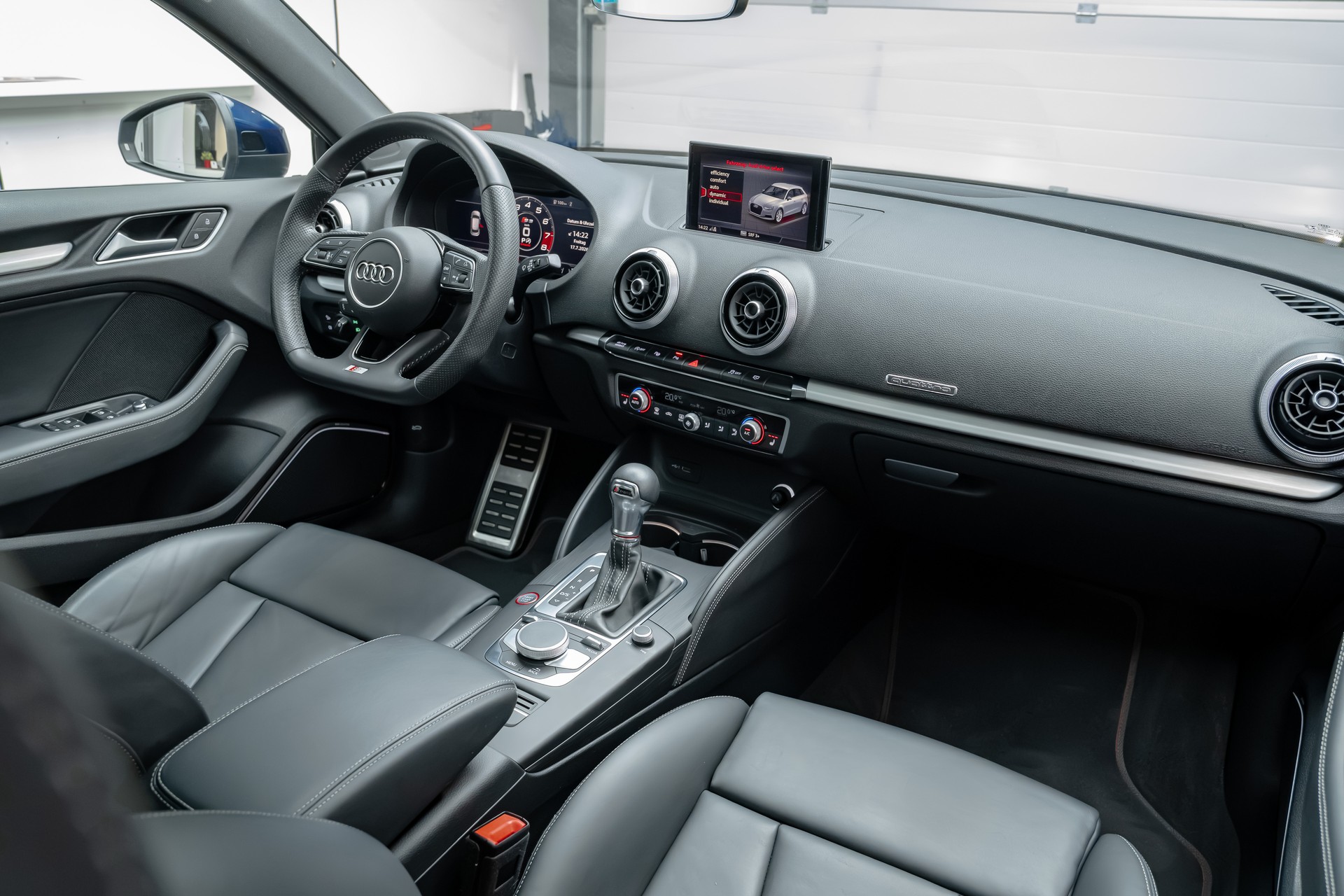 AUDI S3 Sportback 2.0 TFSI quattro S-tronic-image-7