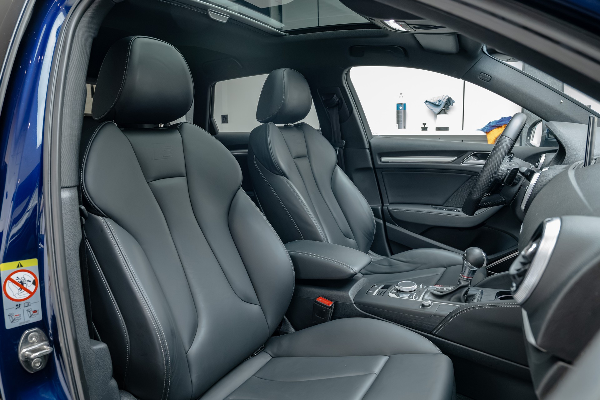 AUDI S3 Sportback 2.0 TFSI quattro S-tronic-image-9