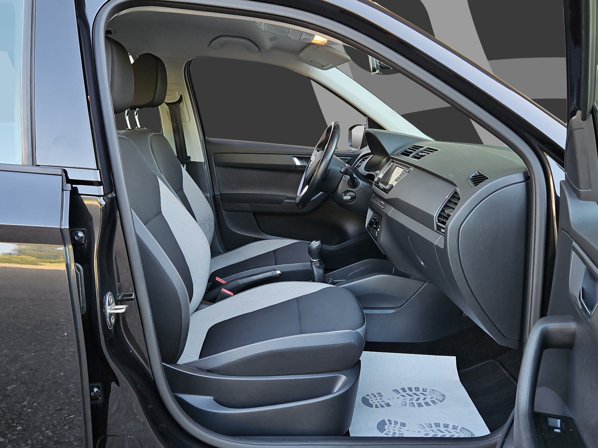 SKODA Fabia 1.2 TSI Ambition-image-10