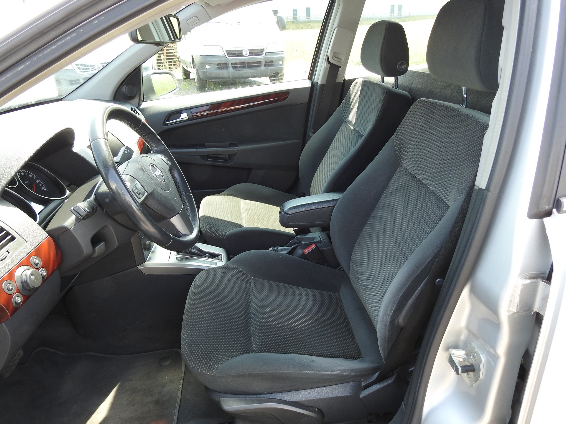 OPEL Astra 1.8i 16V Elegance-image-12