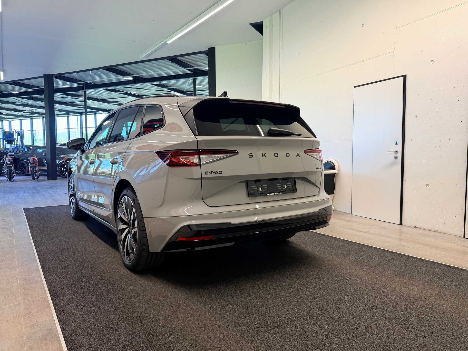 SKODA Enyaq 85x Sportline 4x4-image-7