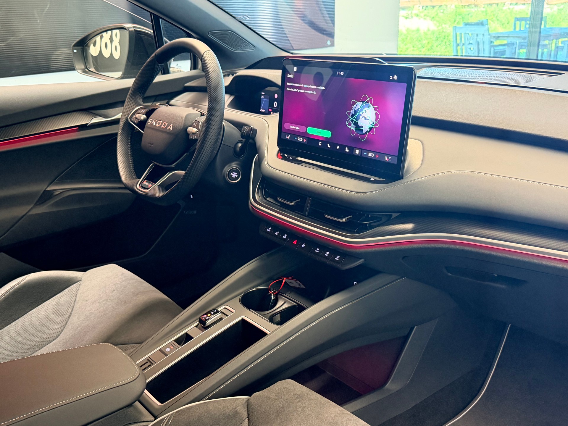 SKODA Enyaq 85x Sportline 4x4-image-24