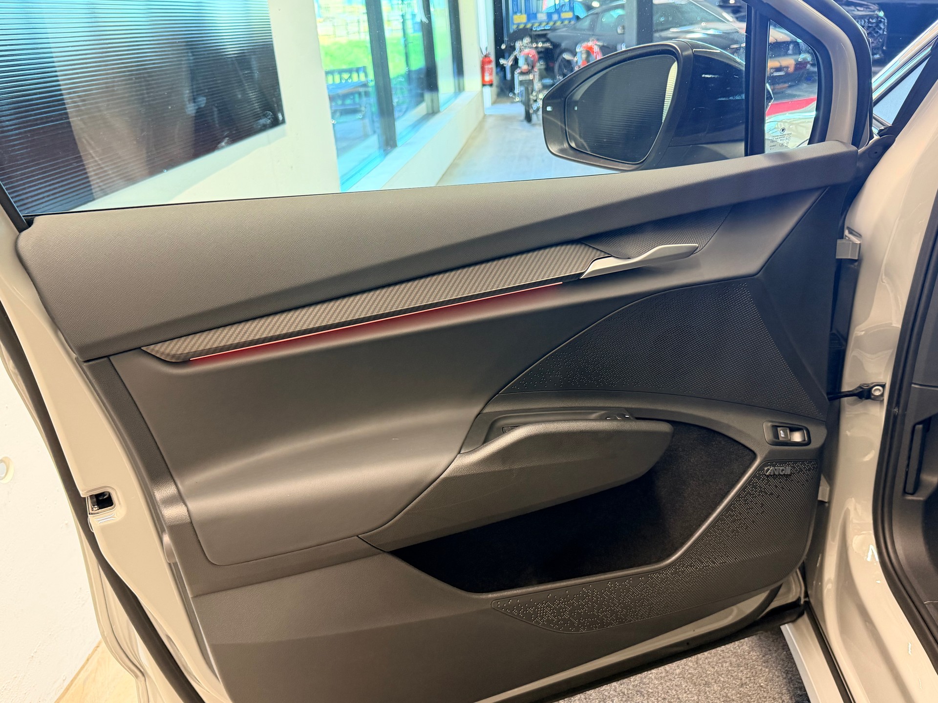 SKODA Enyaq 85x Sportline 4x4-image-12