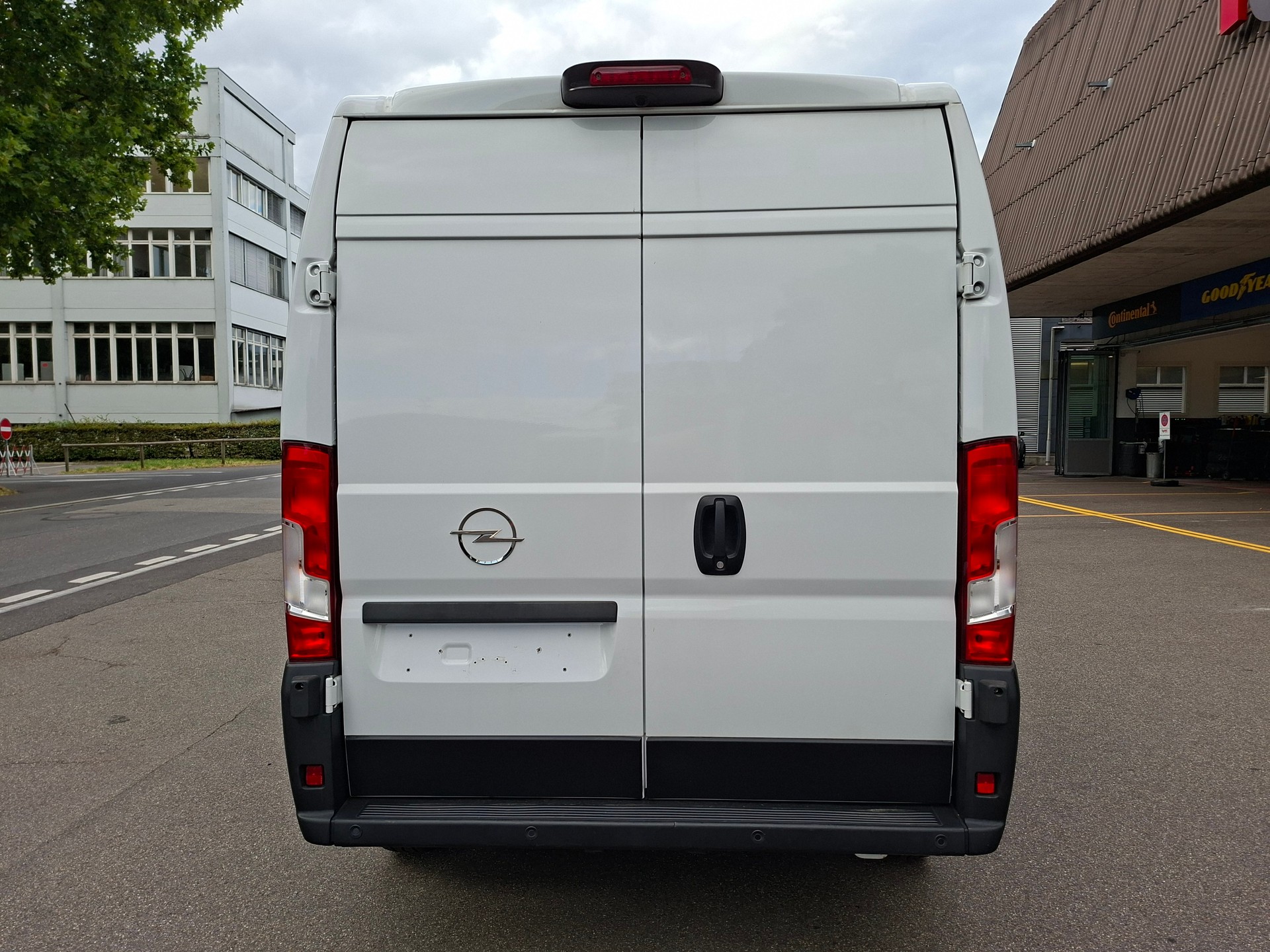 OPEL 2.2 TD 165 L3H2-image-4