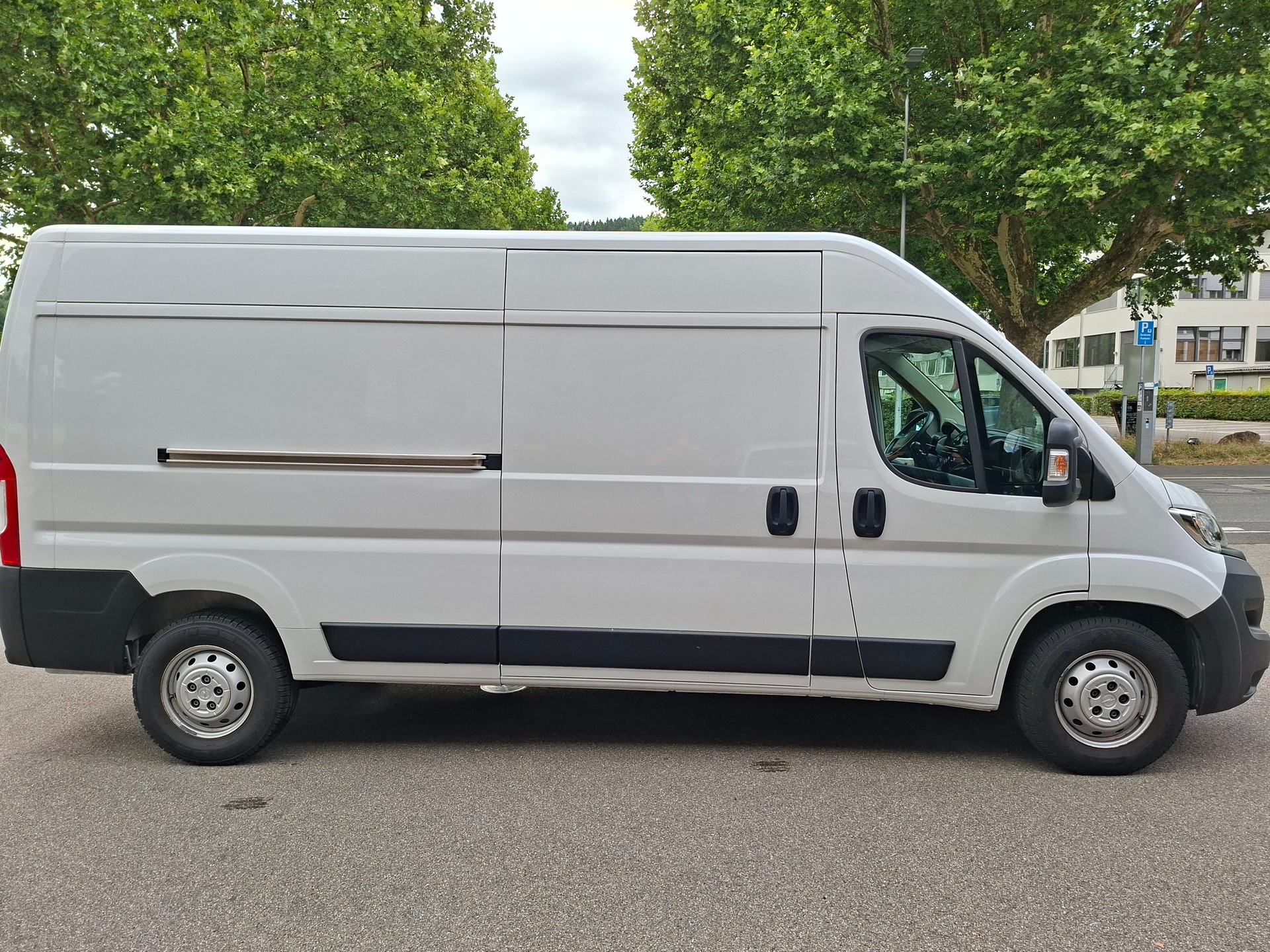 OPEL 2.2 TD 165 L3H2-image-1