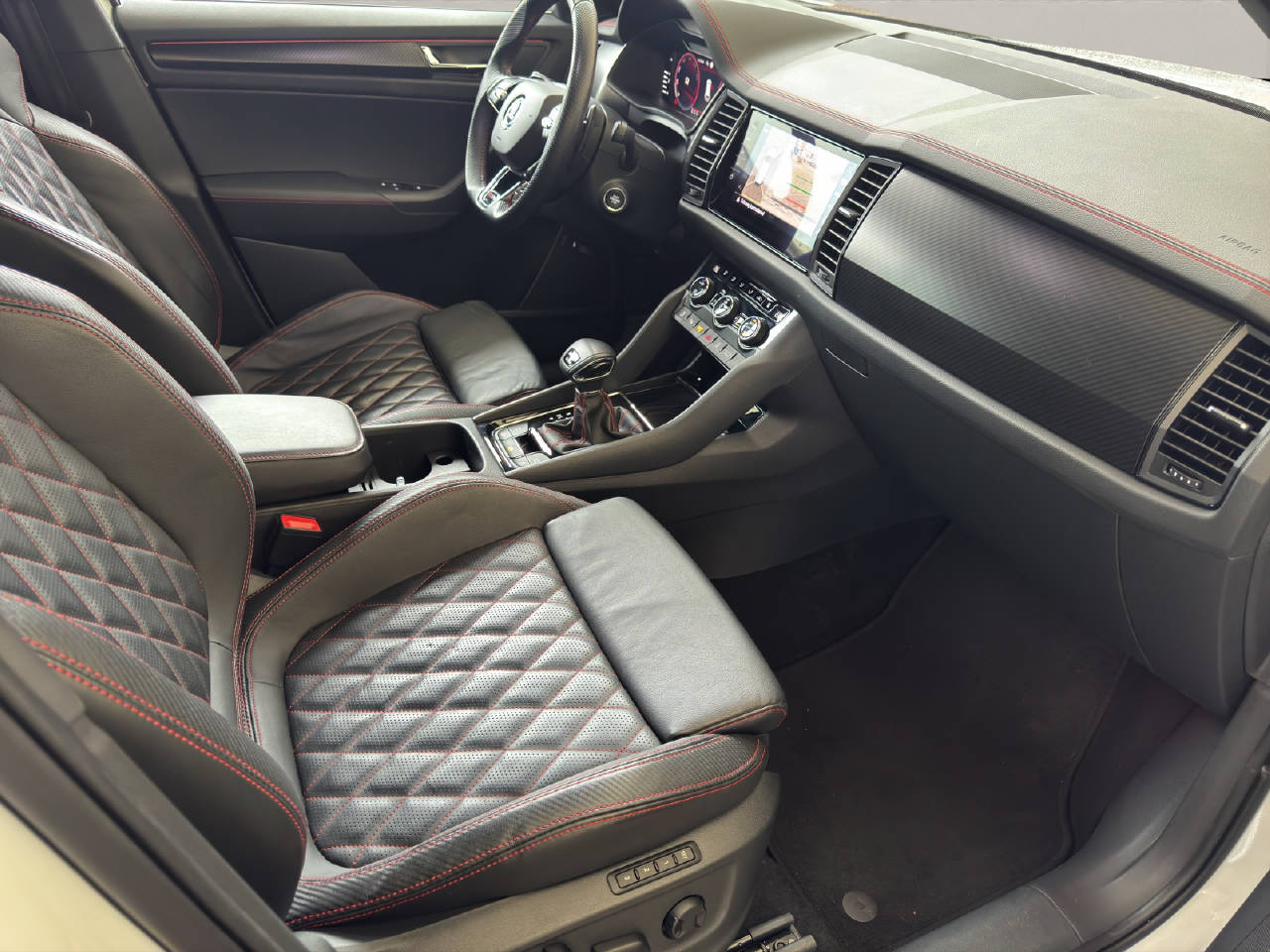 SKODA Kodiaq 2.0 TSI RS DSG 245PS 4x4-image-25