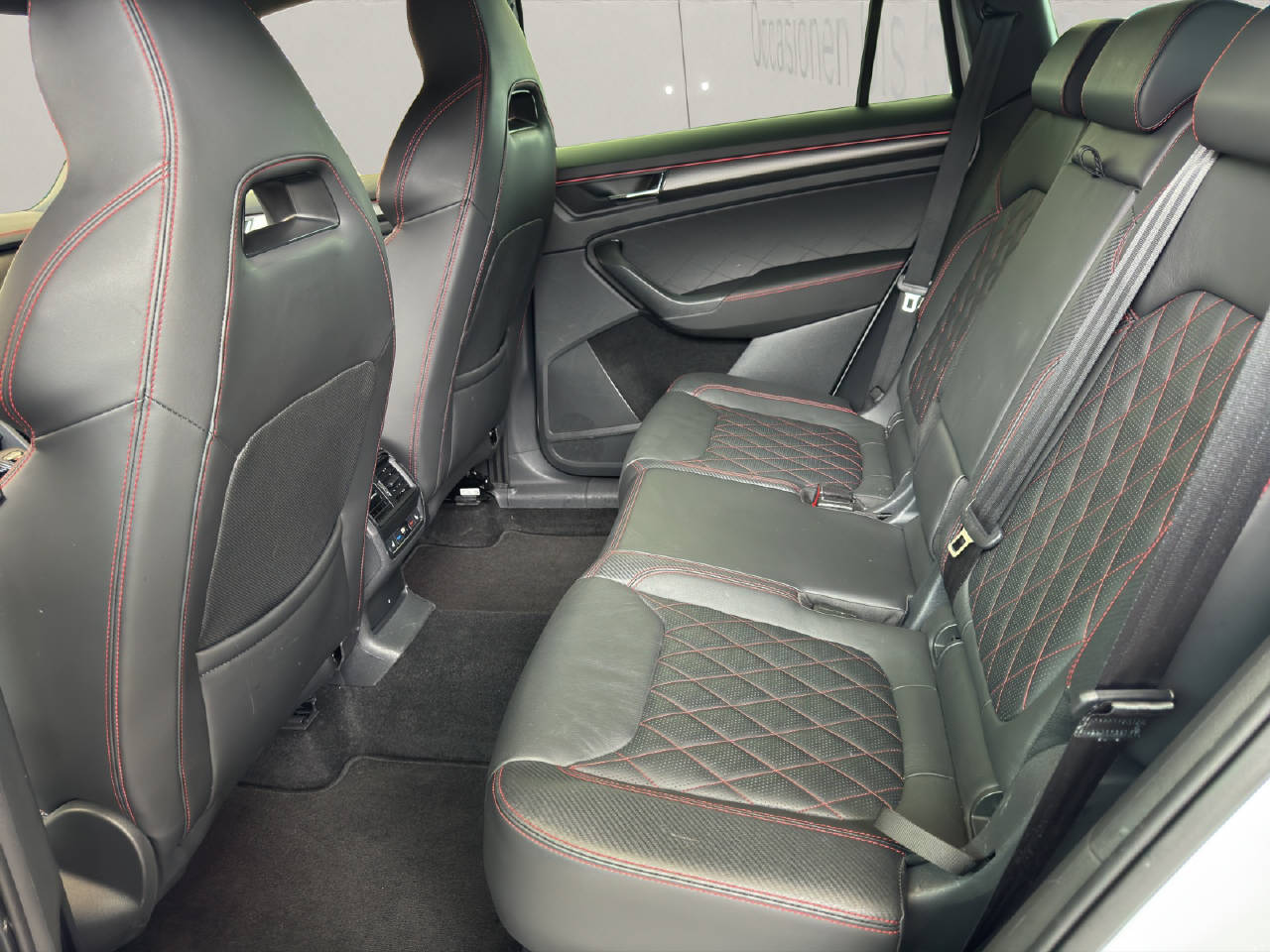 SKODA Kodiaq 2.0 TSI RS DSG 245PS 4x4-image-17