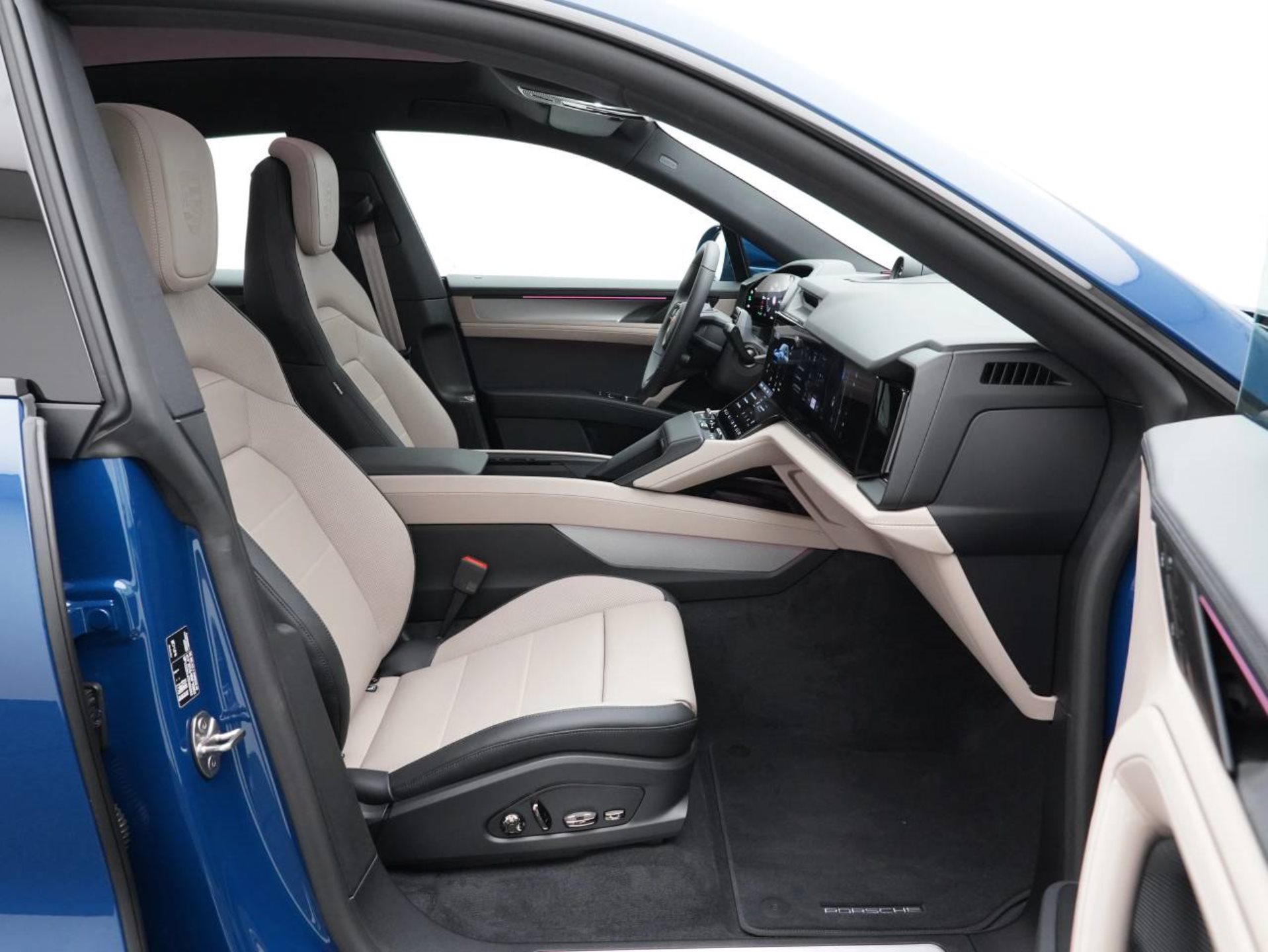 PORSCHE Cayenne S Coupé Electric-image-24