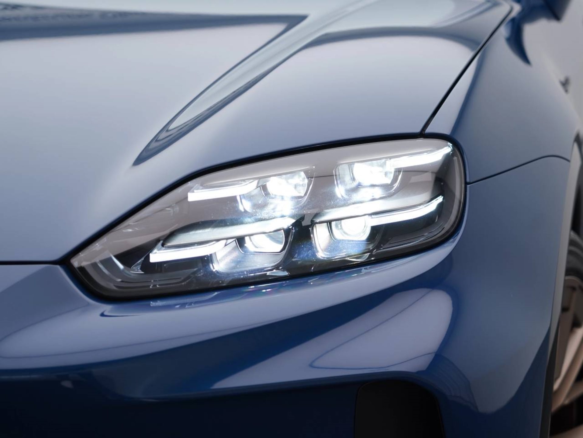 PORSCHE Cayenne S Coupé Electric-image-12