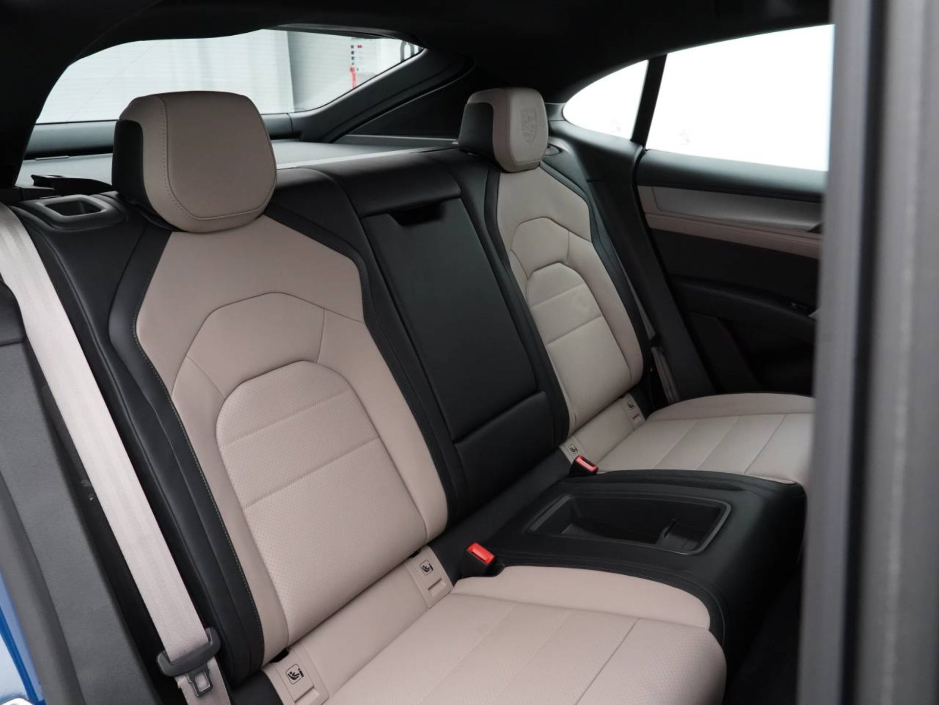 PORSCHE Cayenne S Coupé Electric-image-29