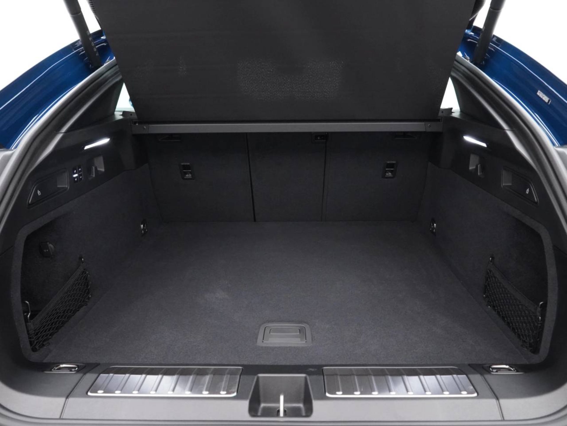 PORSCHE Cayenne S Coupé Electric-image-31