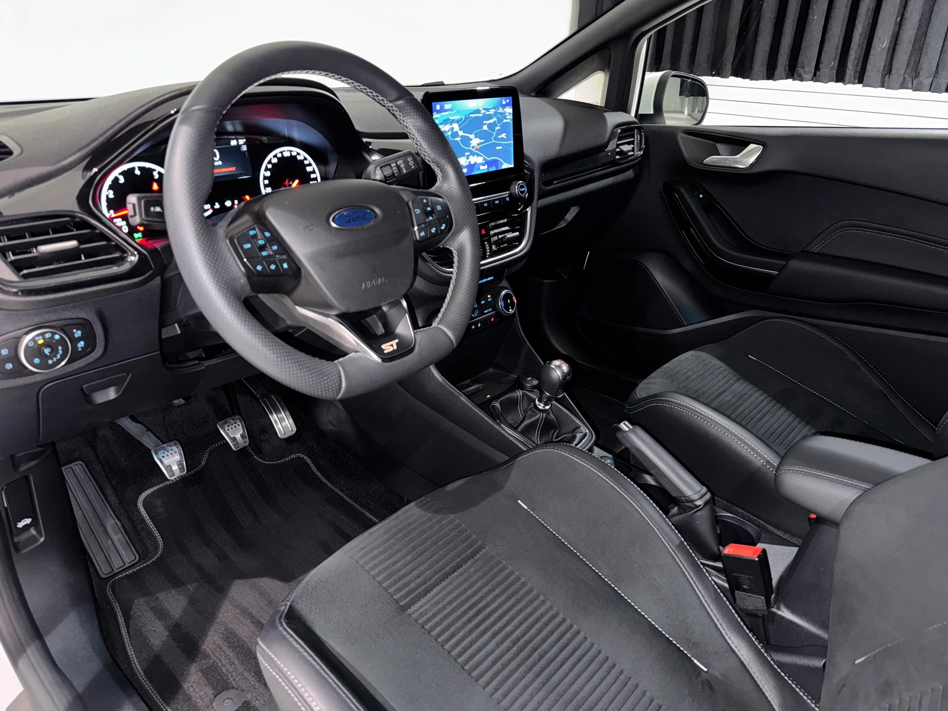 FORD Fiesta 1.5 SCTi ST Edition-image-10