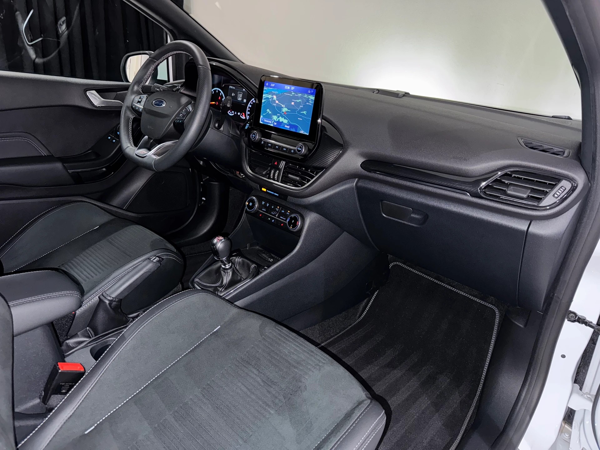 FORD Fiesta 1.5 SCTi ST Edition-image-11