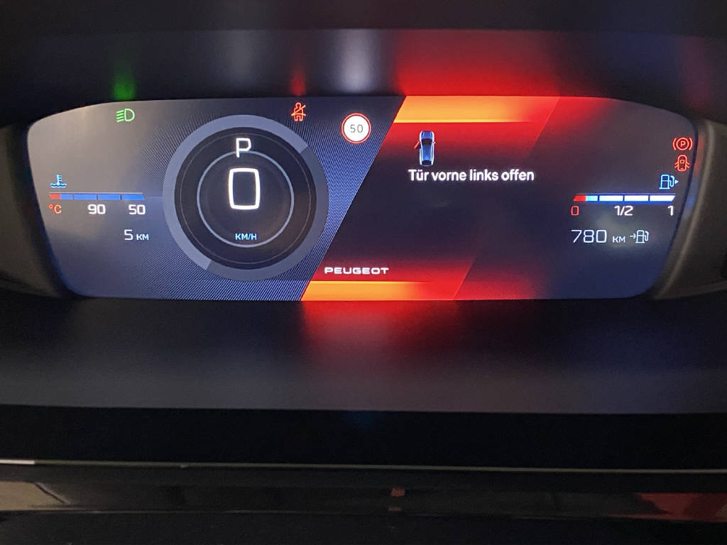 PEUGEOT 408 1.2 Hybrid Allure-image-8