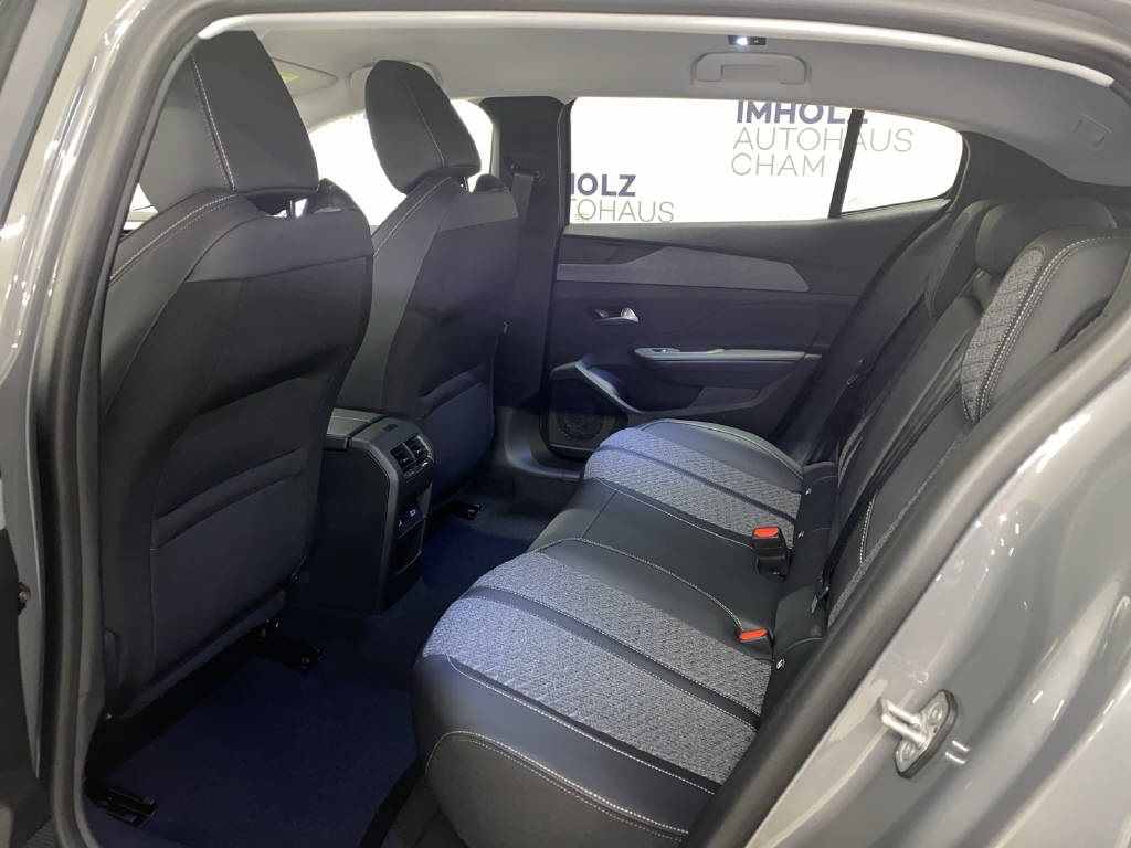 PEUGEOT 408 1.2 Hybrid Allure-image-16