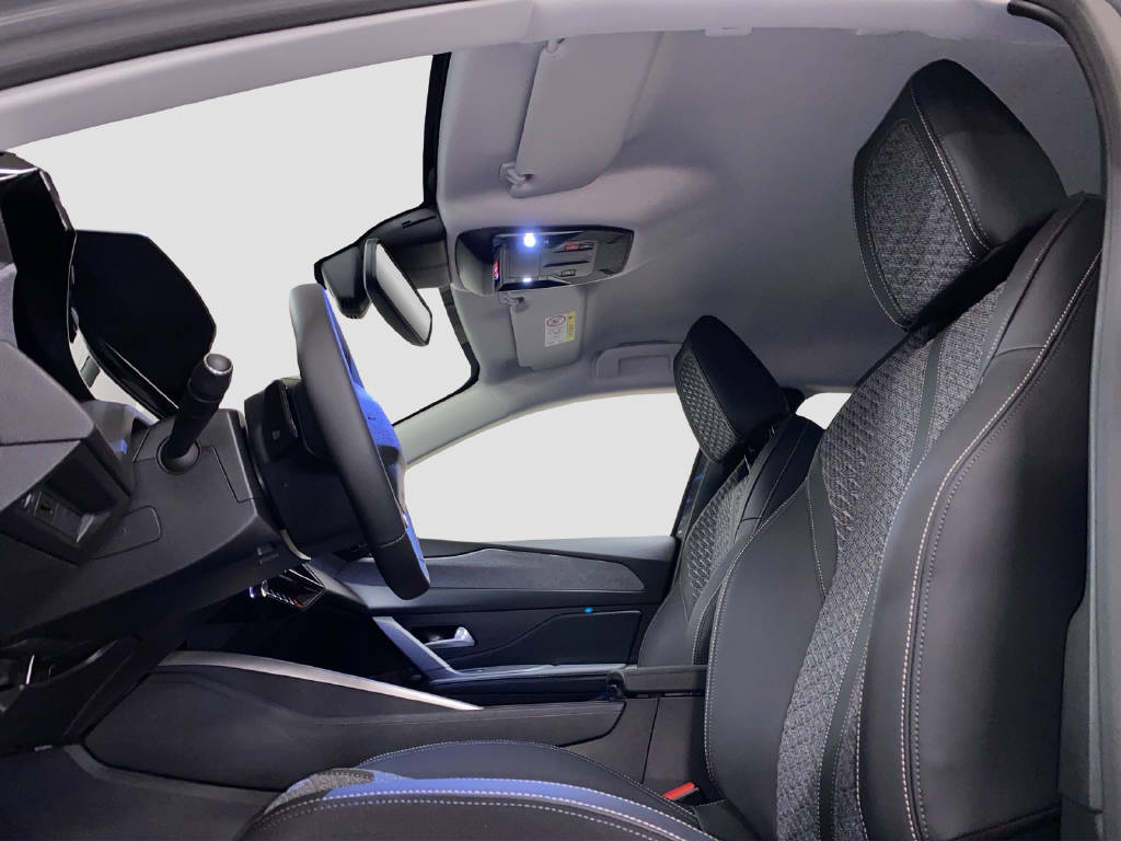PEUGEOT 408 1.2 Hybrid Allure-image-6