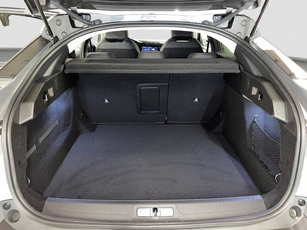 PEUGEOT 408 1.2 Hybrid Allure-image-13