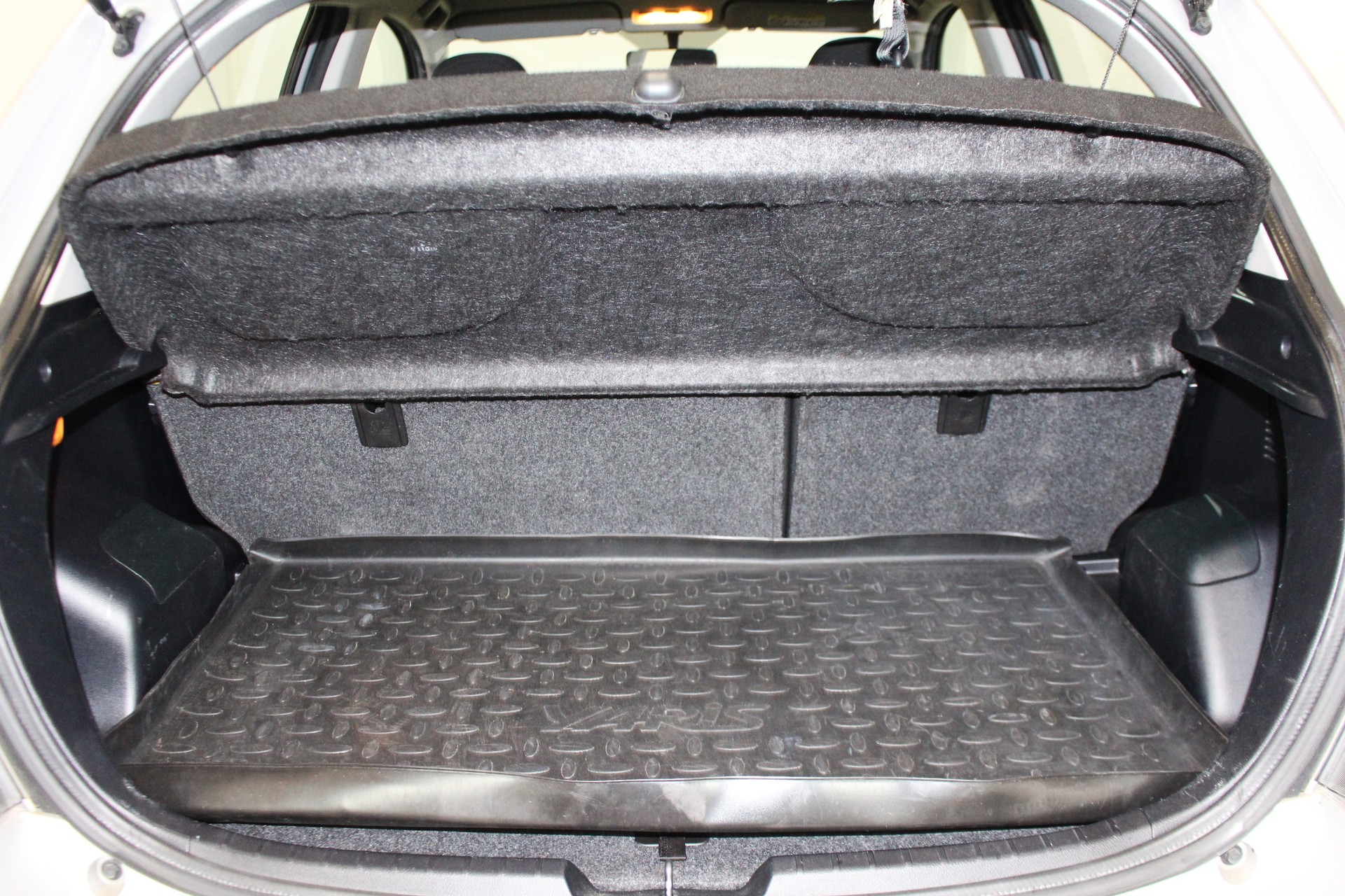 TOYOTA Yaris 1.5 VVT-i HSD Luna-image-8