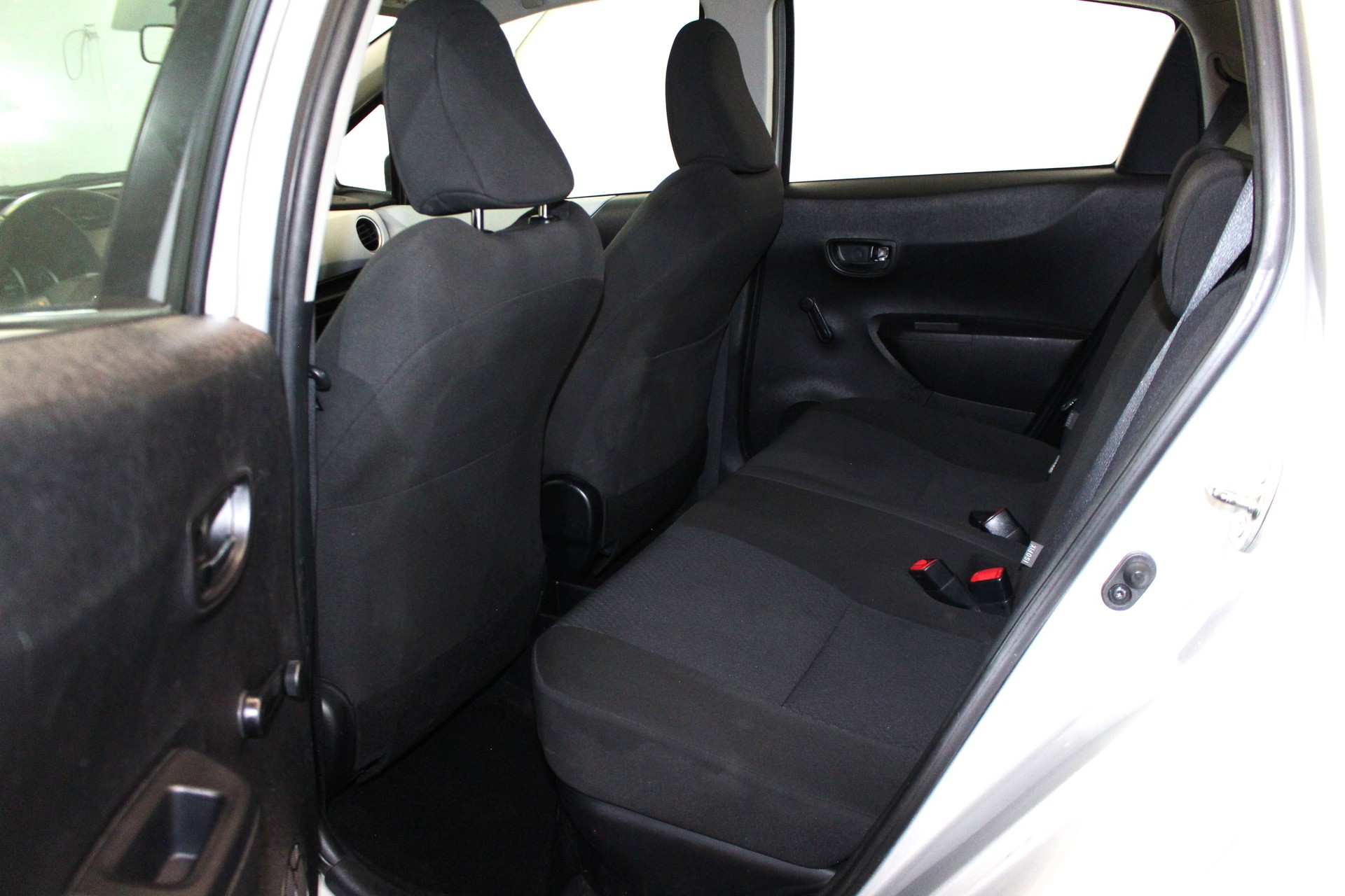 TOYOTA Yaris 1.5 VVT-i HSD Luna-image-7