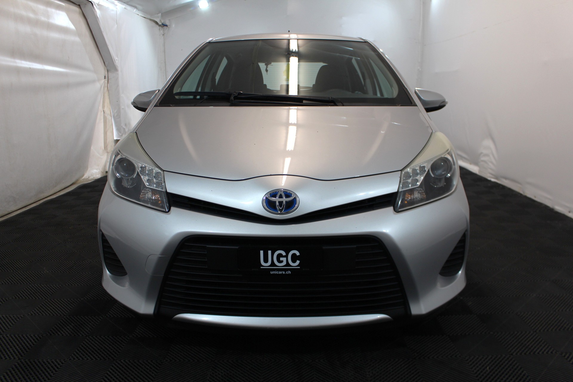 TOYOTA Yaris 1.5 VVT-i HSD Luna-image-1