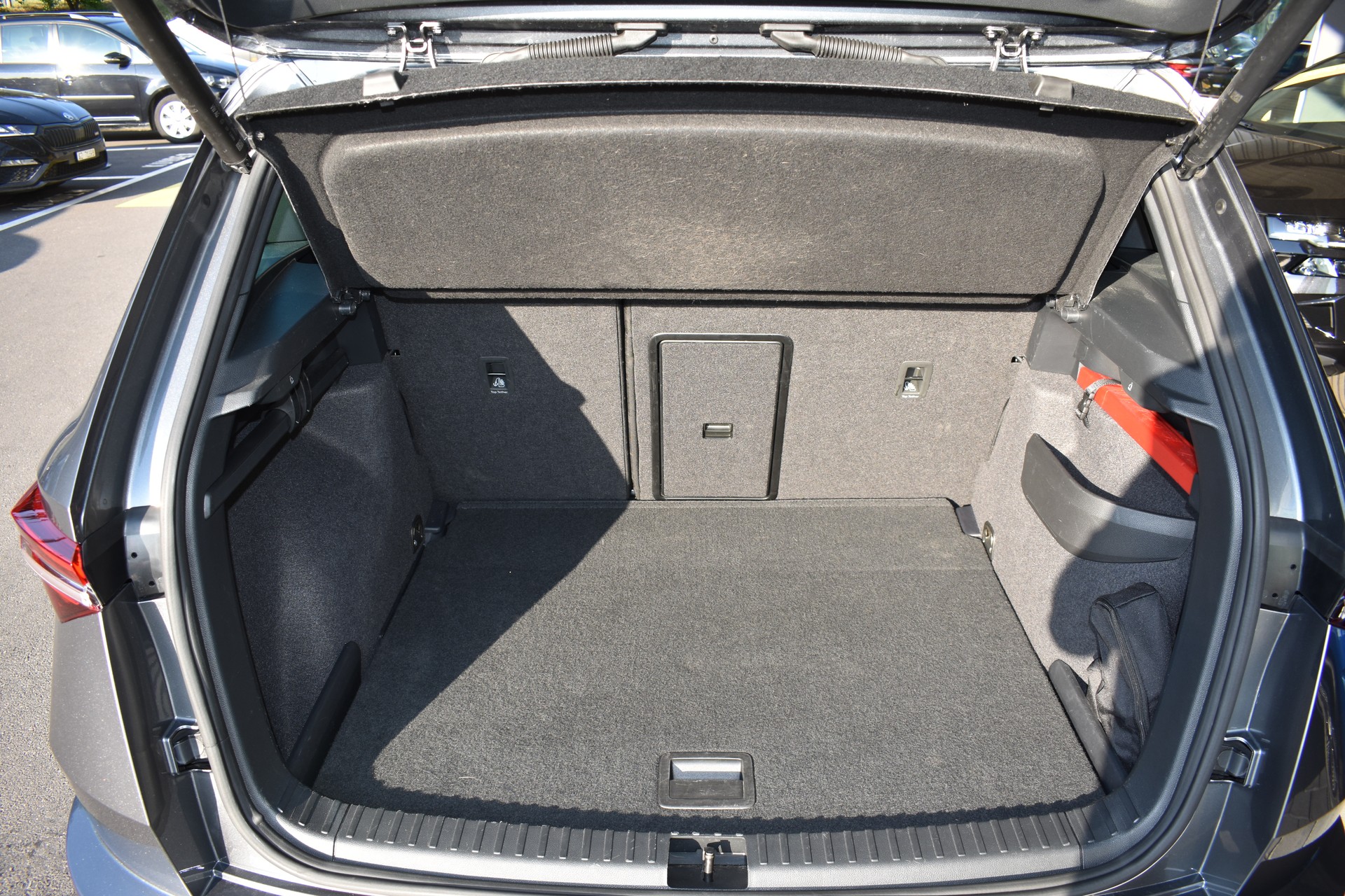 SKODA Karoq 2.0 TSI SportLine 4x4 DSG-image-12