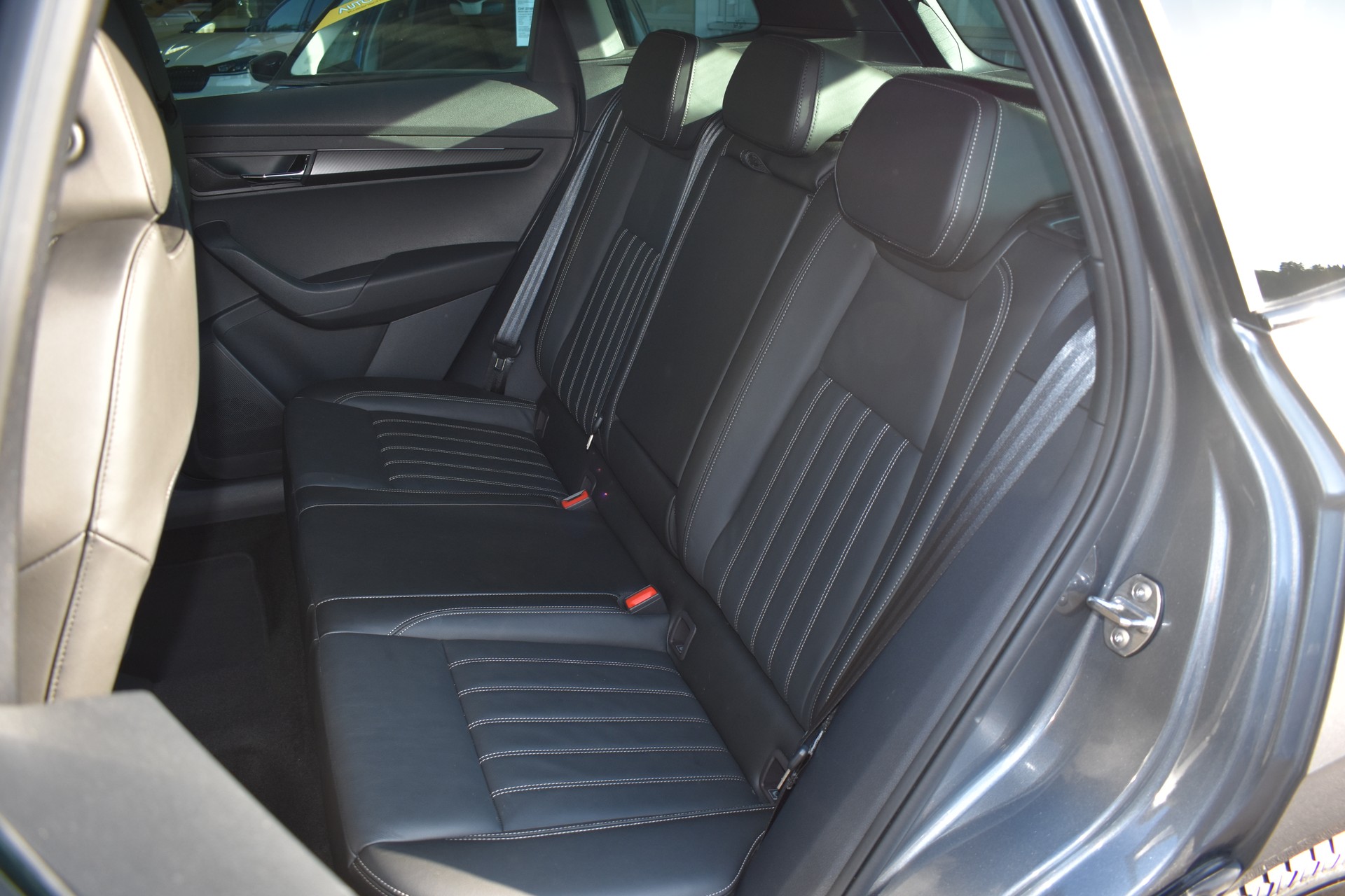 SKODA Karoq 2.0 TSI SportLine 4x4 DSG-image-10