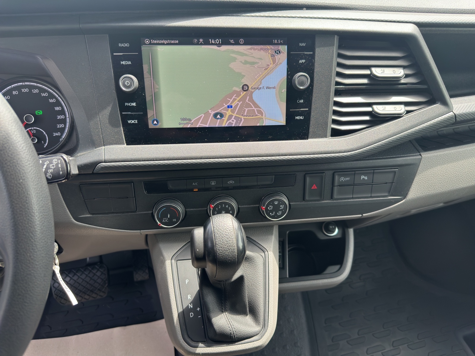VW T6.1 2.0 TDI DSG-image-9