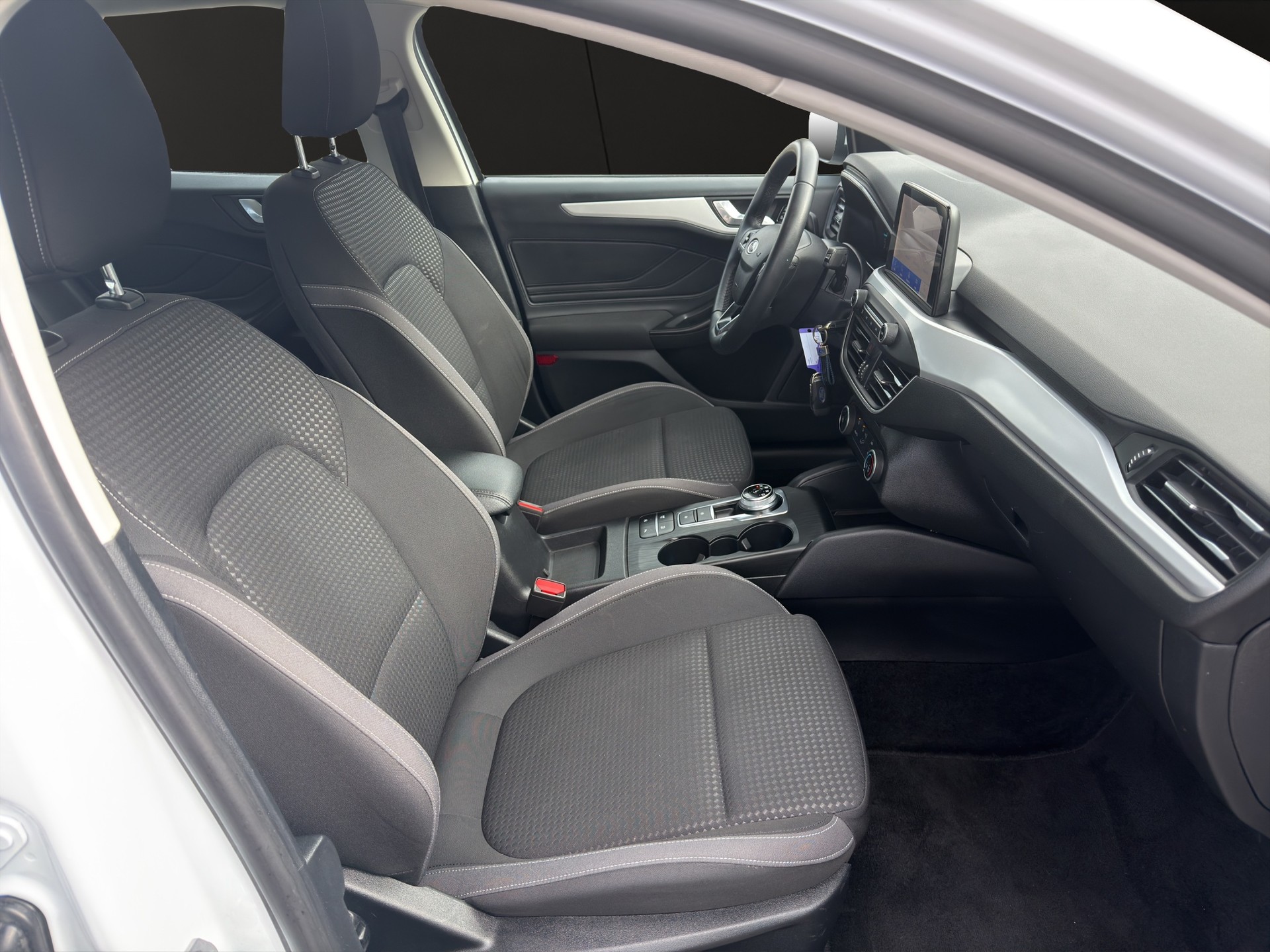 FORD Focus 1.5 TDCi Titanium Automatic-image-13