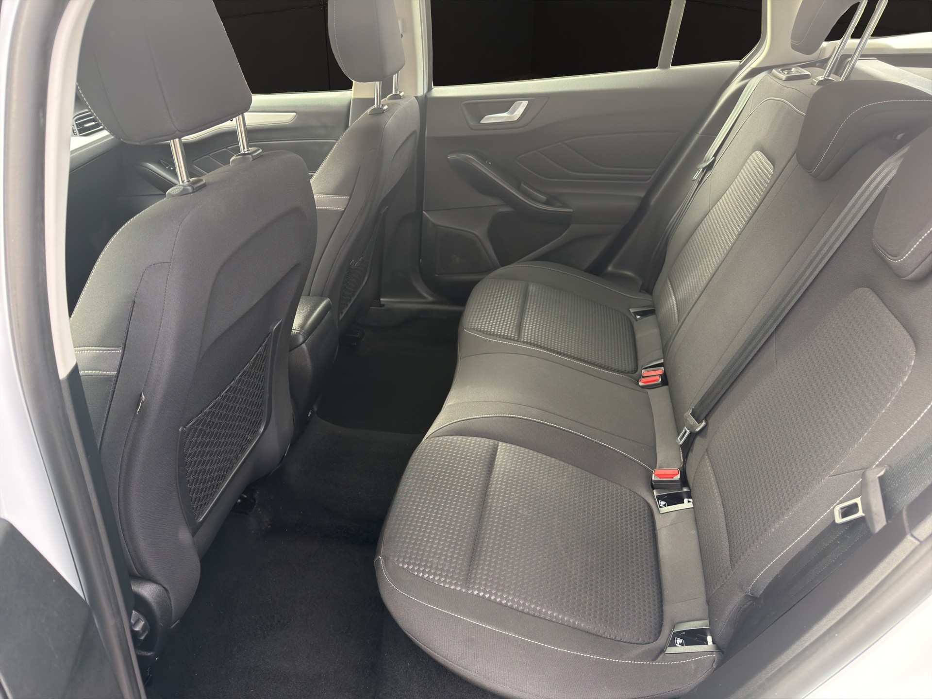 FORD Focus 1.5 TDCi Titanium Automatic-image-11
