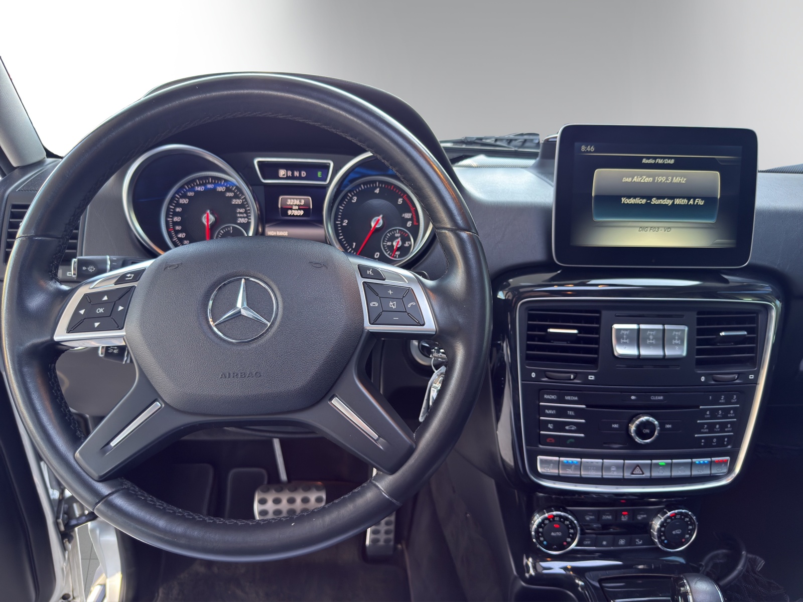 MERCEDES-BENZ G 350d-image-12