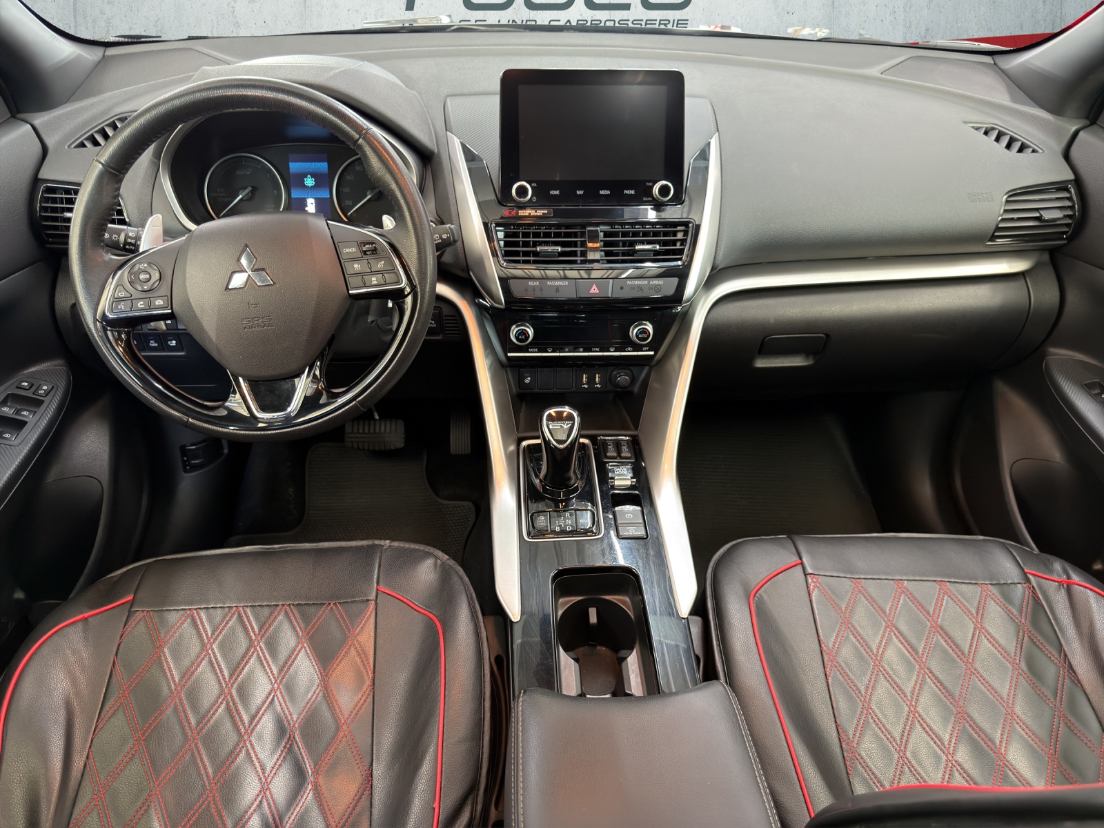 MITSUBISHI Eclipse Cross 2.4 PHEV Intense 4WD-image-16