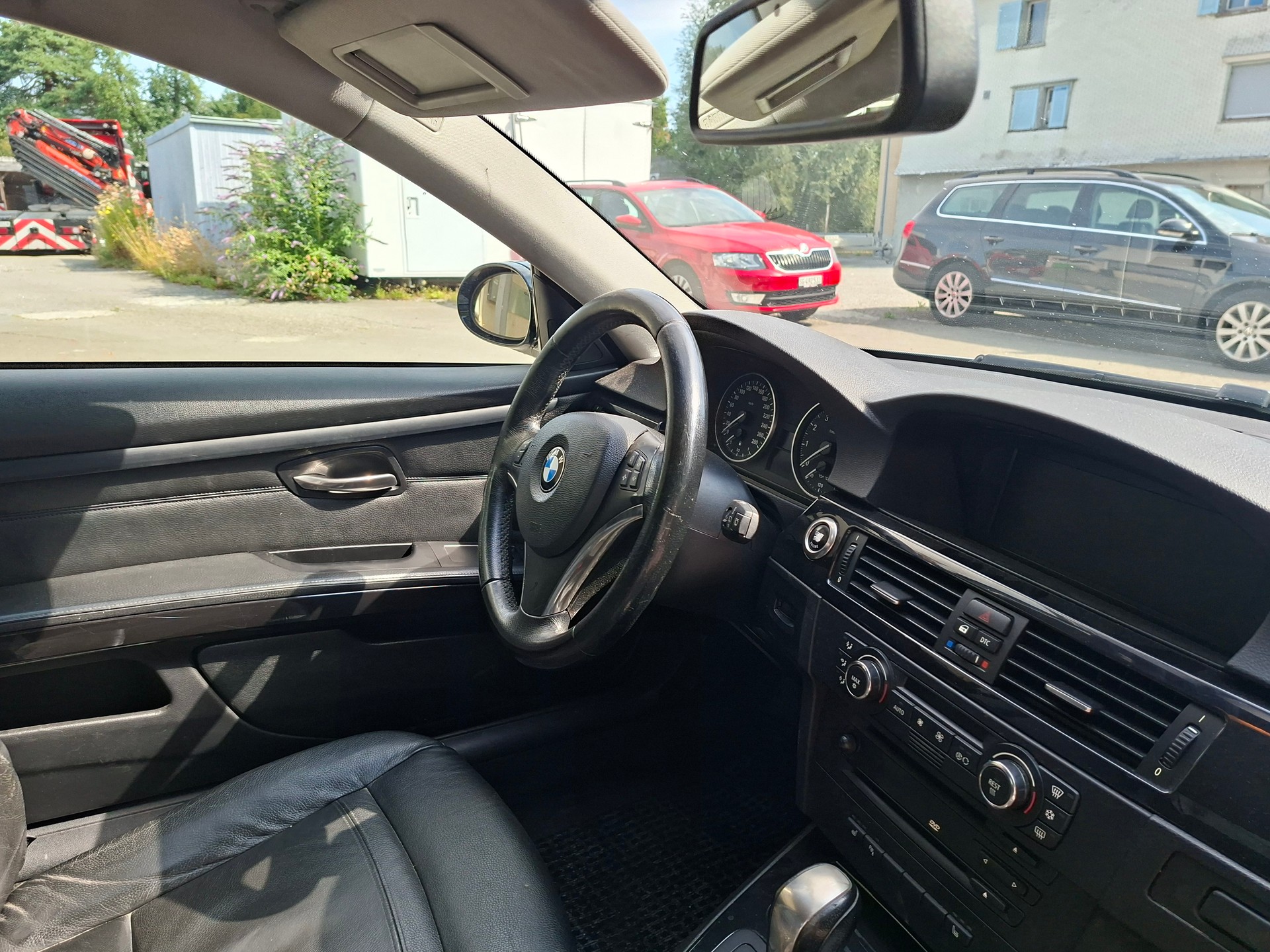 BMW 325i Coupé-image-7