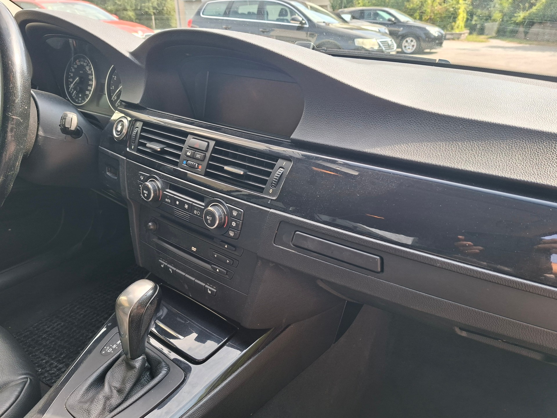 BMW 325i Coupé-image-8