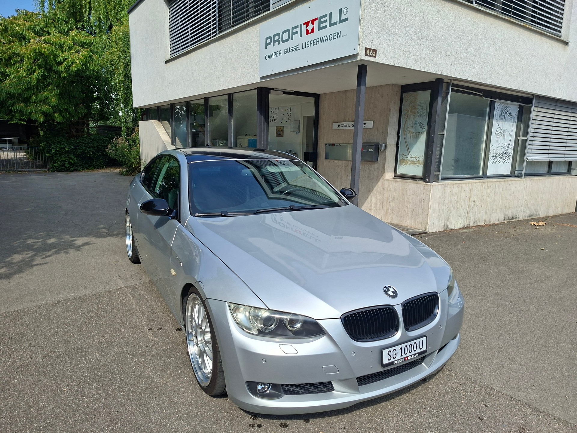 BMW 325i Coupé-image-0