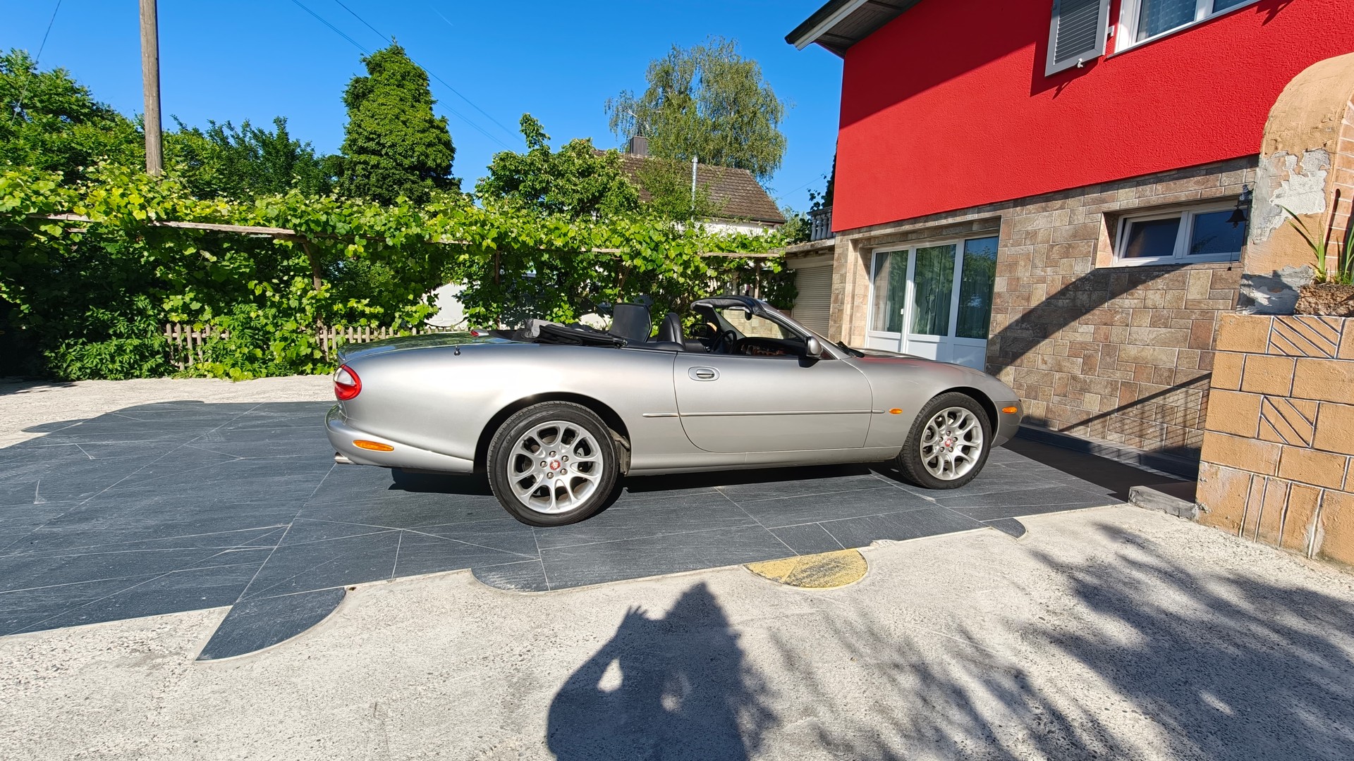 JAGUAR XKR S/C Convertible-image-2